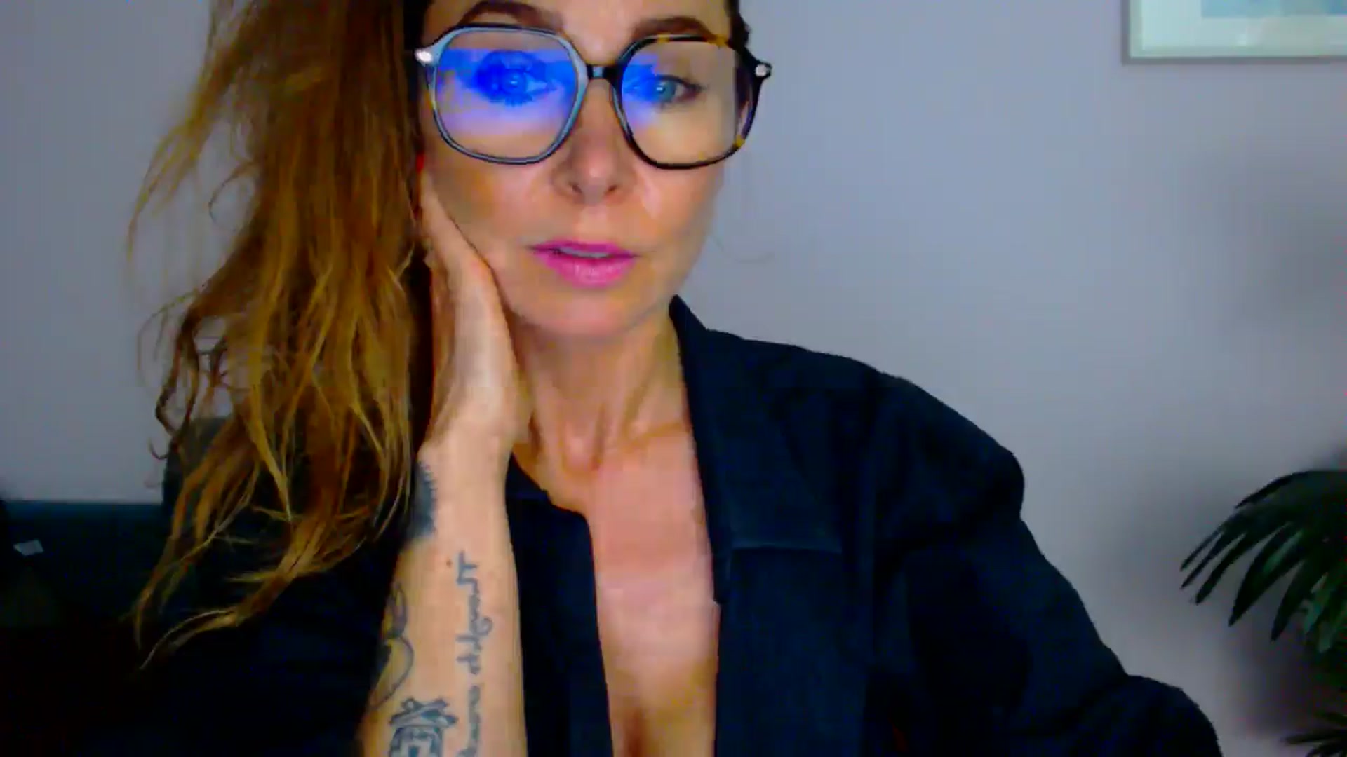 Gallery image thumbnail from Delilah_sweet's myfreecams stream on, 08/26/2025, 17:32 image 16 of 20