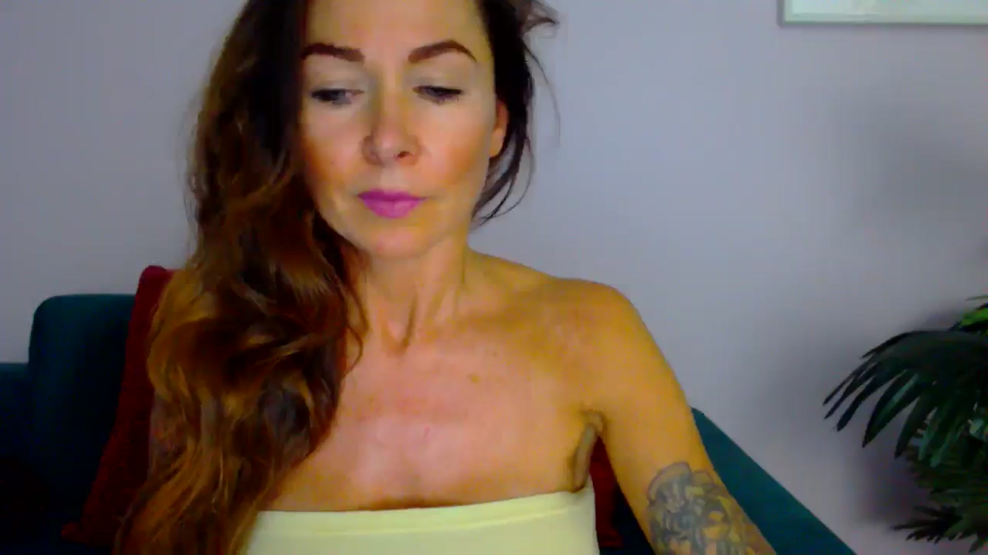 Gallery image thumbnail from Delilah_sweet's myfreecams stream on, 08/28/2025, 13:05 image 2 of 20