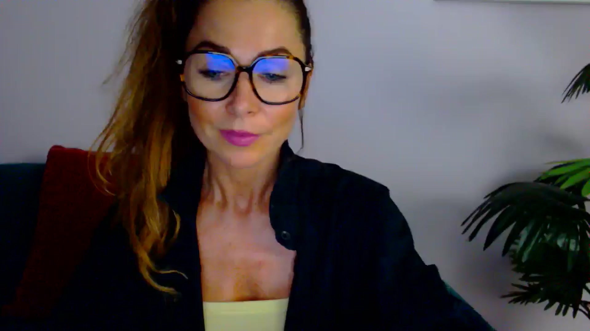 Gallery image thumbnail from Delilah_sweet's myfreecams stream on, 08/28/2025, 14:18 image 12 of 20