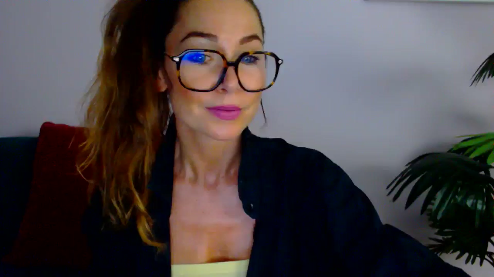 Gallery image thumbnail from Delilah_sweet's myfreecams stream on, 08/28/2025, 14:18 image 5 of 20