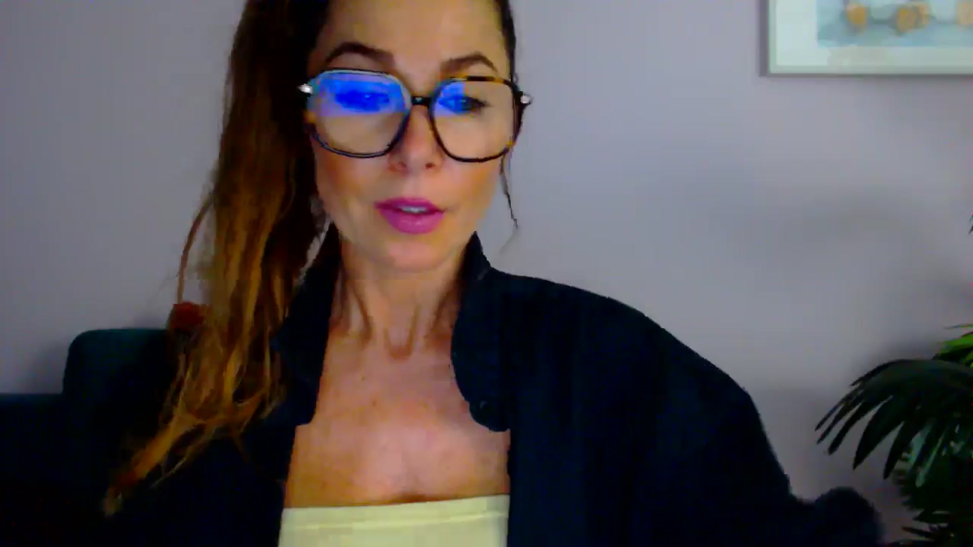 Gallery image thumbnail from Delilah_sweet's myfreecams stream on, 08/28/2025, 14:18 image 14 of 20