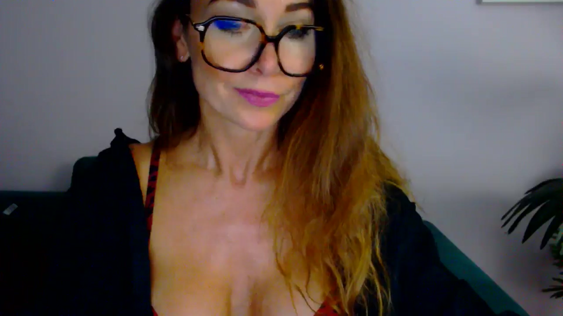 Gallery image thumbnail from Delilah_sweet's myfreecams stream on, 09/08/2025, 18:04 image 12 of 20