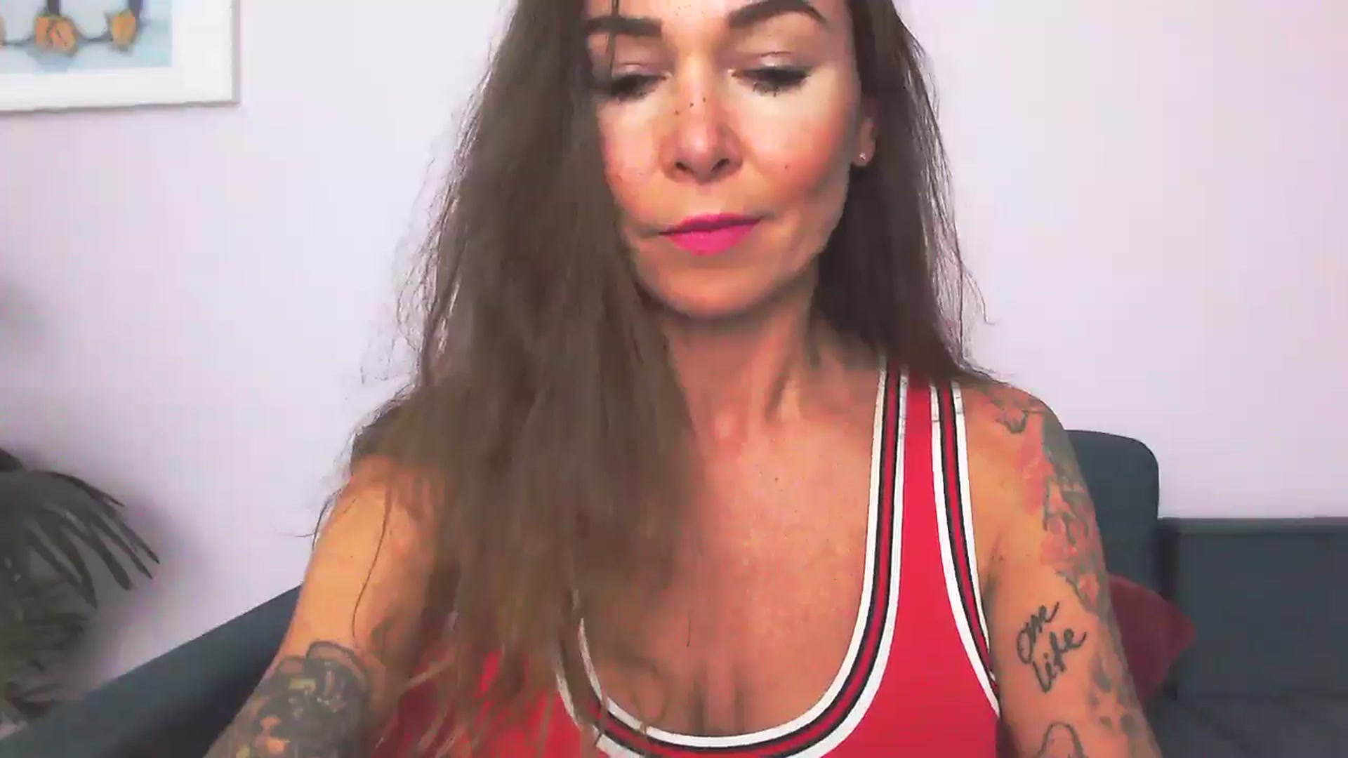 Gallery image thumbnail from Delilah_sweet's myfreecams stream on, 09/16/2025, 16:04 image 18 of 20