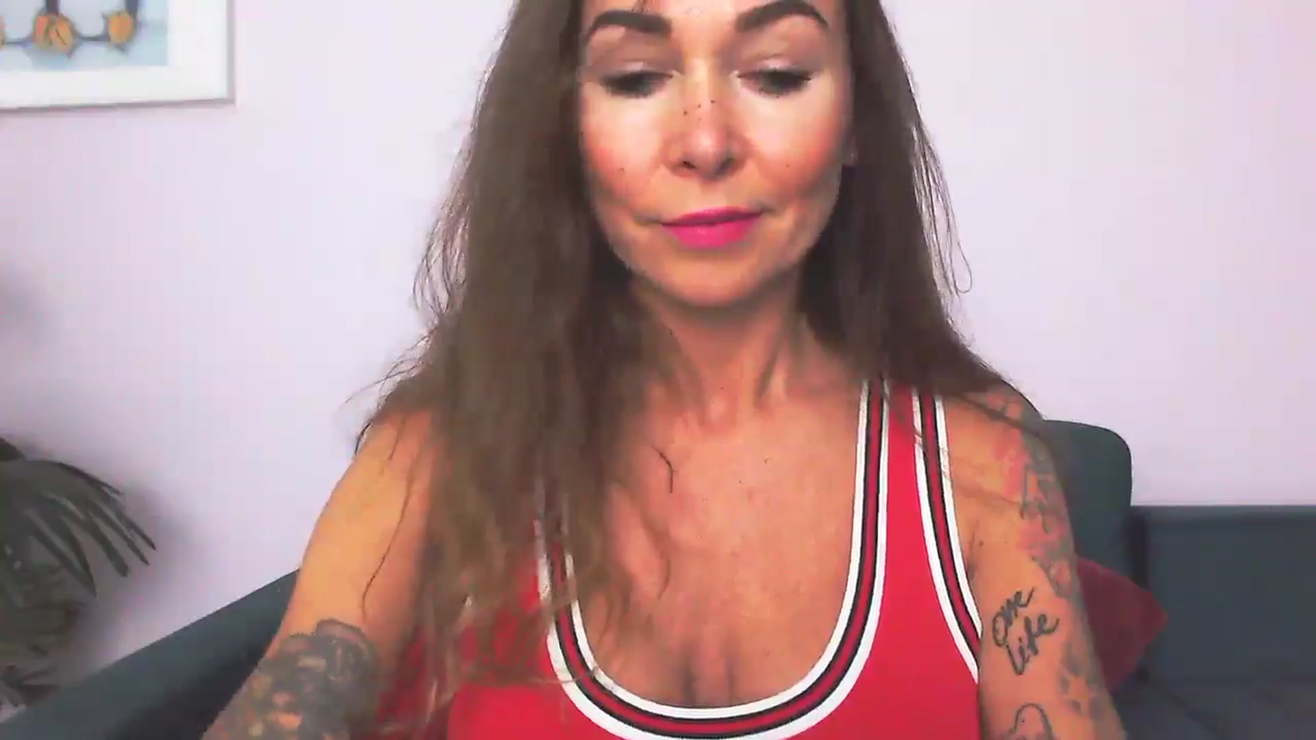 Gallery image thumbnail from Delilah_sweet's myfreecams stream on, 09/16/2025, 16:04 image 6 of 20