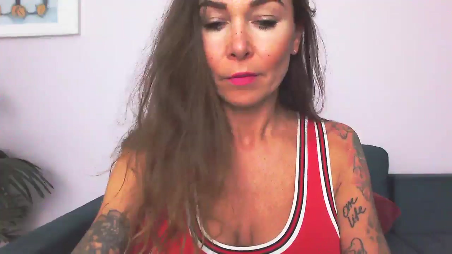 Gallery image thumbnail from Delilah_sweet's myfreecams stream on, 09/16/2025, 16:04 image 12 of 20