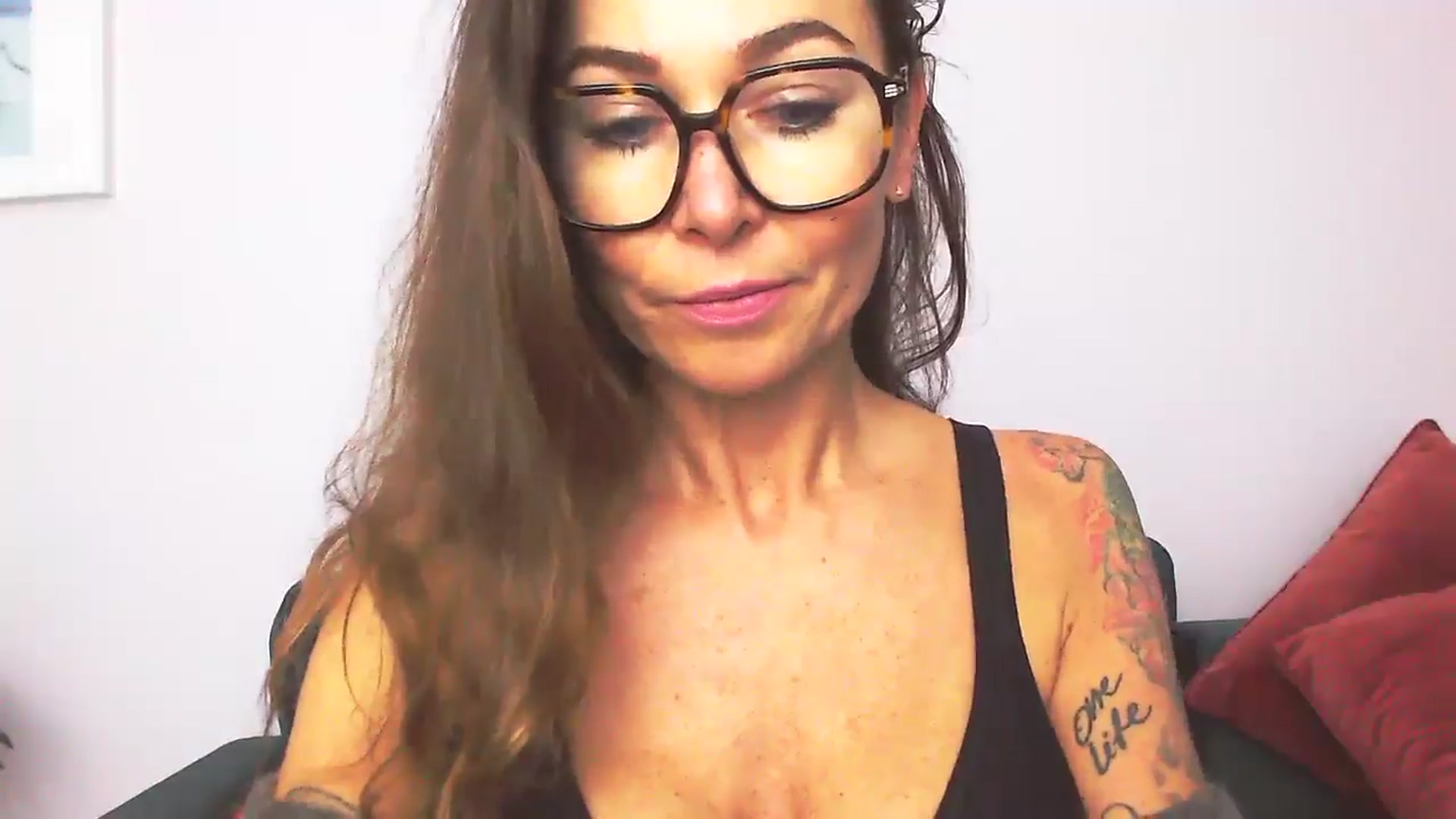 Gallery image thumbnail from Delilah_sweet's myfreecams stream on, 09/22/2025, 15:14 image 6 of 20