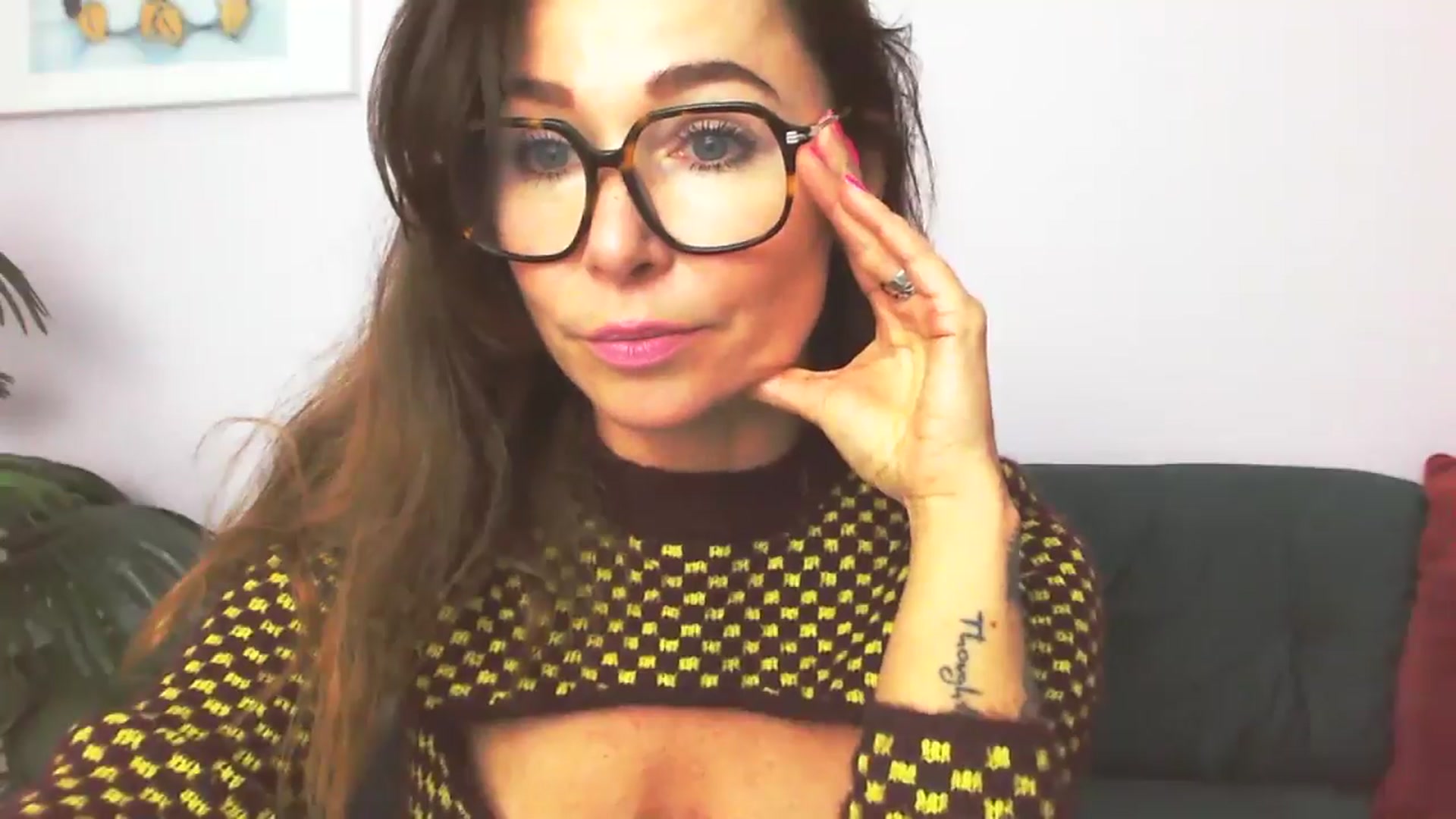 Gallery image thumbnail from Delilah_sweet's myfreecams stream on, 09/30/2025, 16:26 image 15 of 20