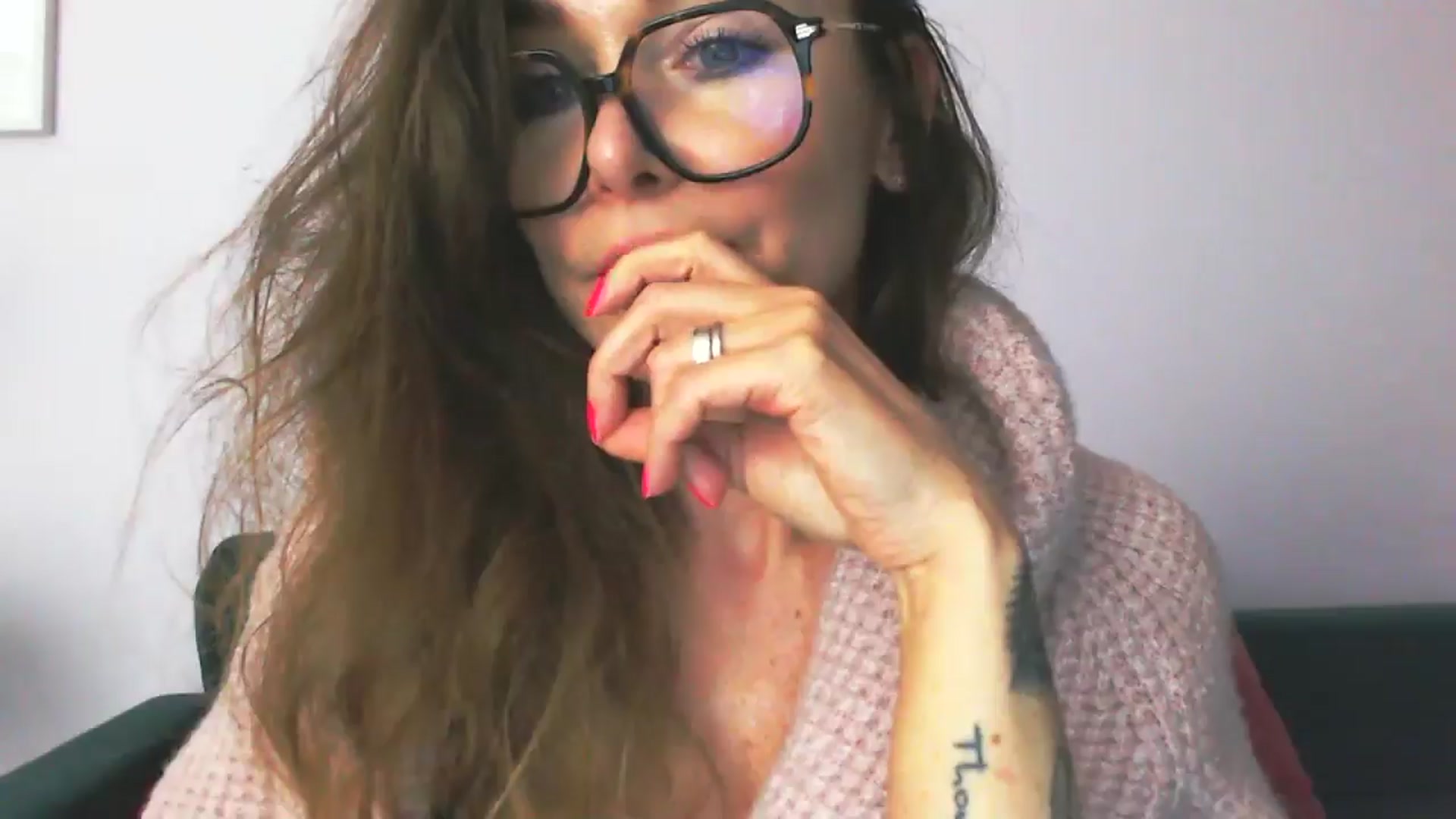 Gallery image thumbnail from Delilah_sweet's myfreecams stream on, 10/06/2025, 17:22 image 6 of 20