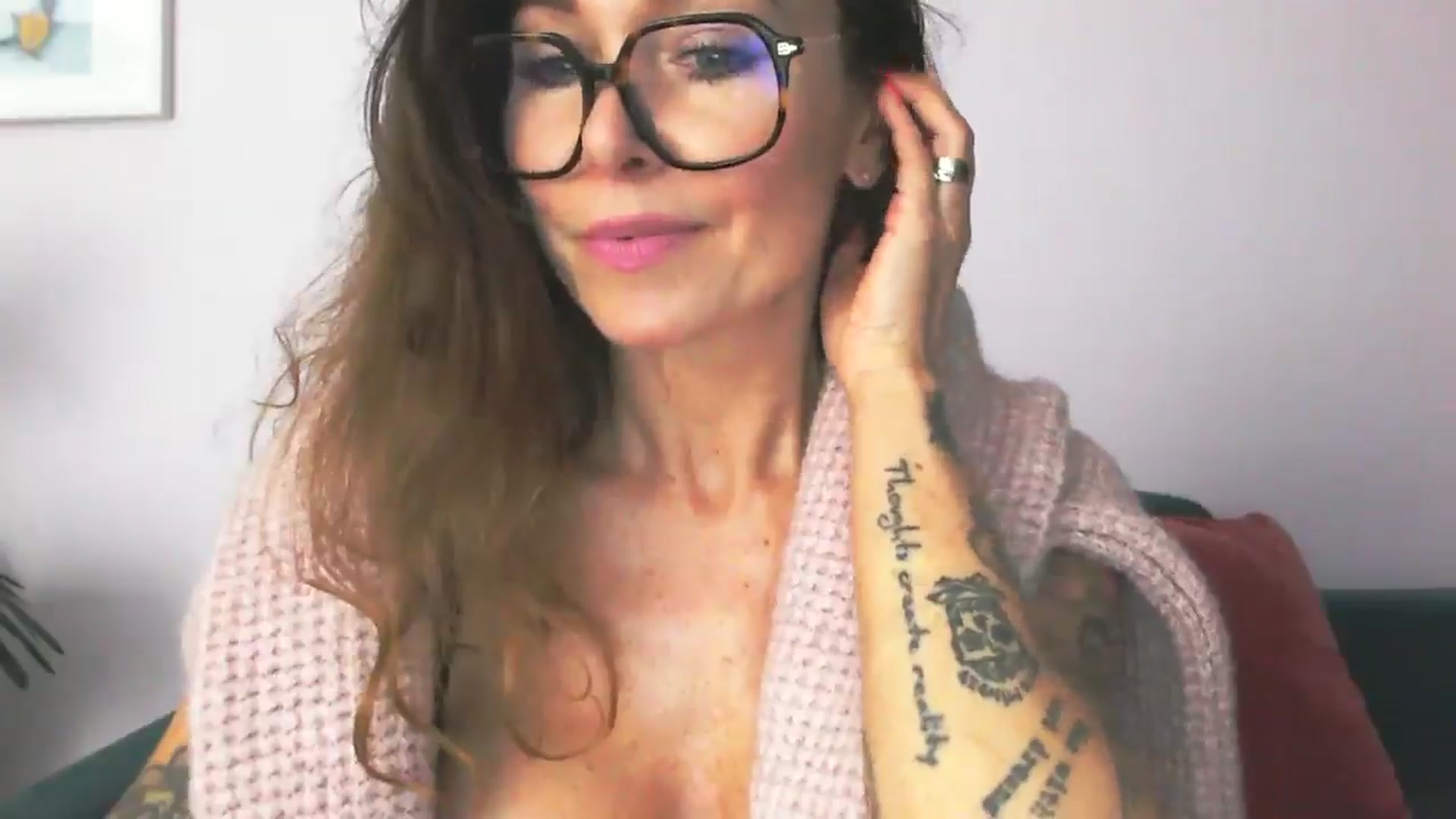 Gallery image thumbnail from Delilah_sweet's myfreecams stream on, 10/07/2025, 15:30 image 14 of 20