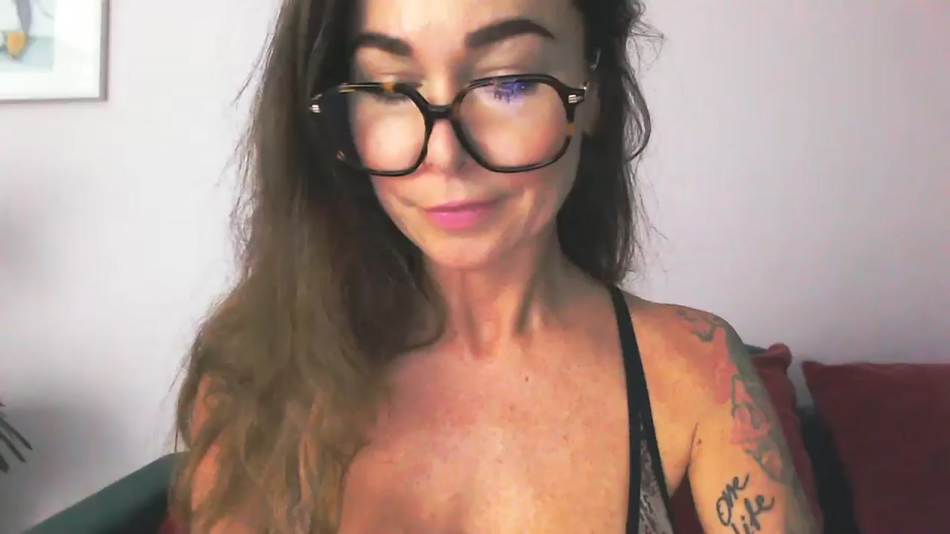 Gallery image thumbnail from Delilah_sweet's myfreecams stream on, 10/13/2025, 17:17 image 1 of 20
