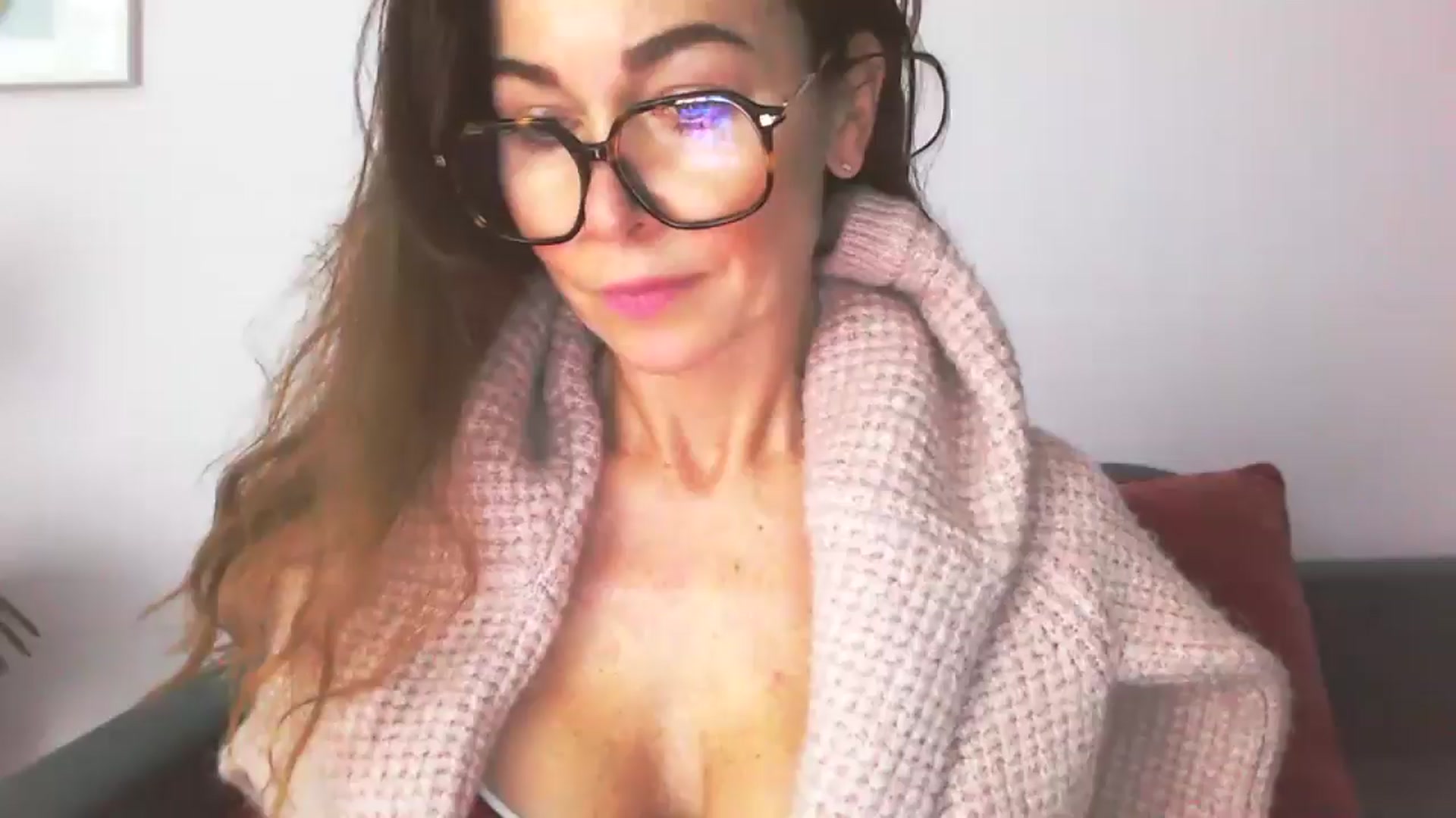 Gallery image thumbnail from Delilah_sweet's myfreecams stream on, 10/15/2025, 10:49 image 1 of 20