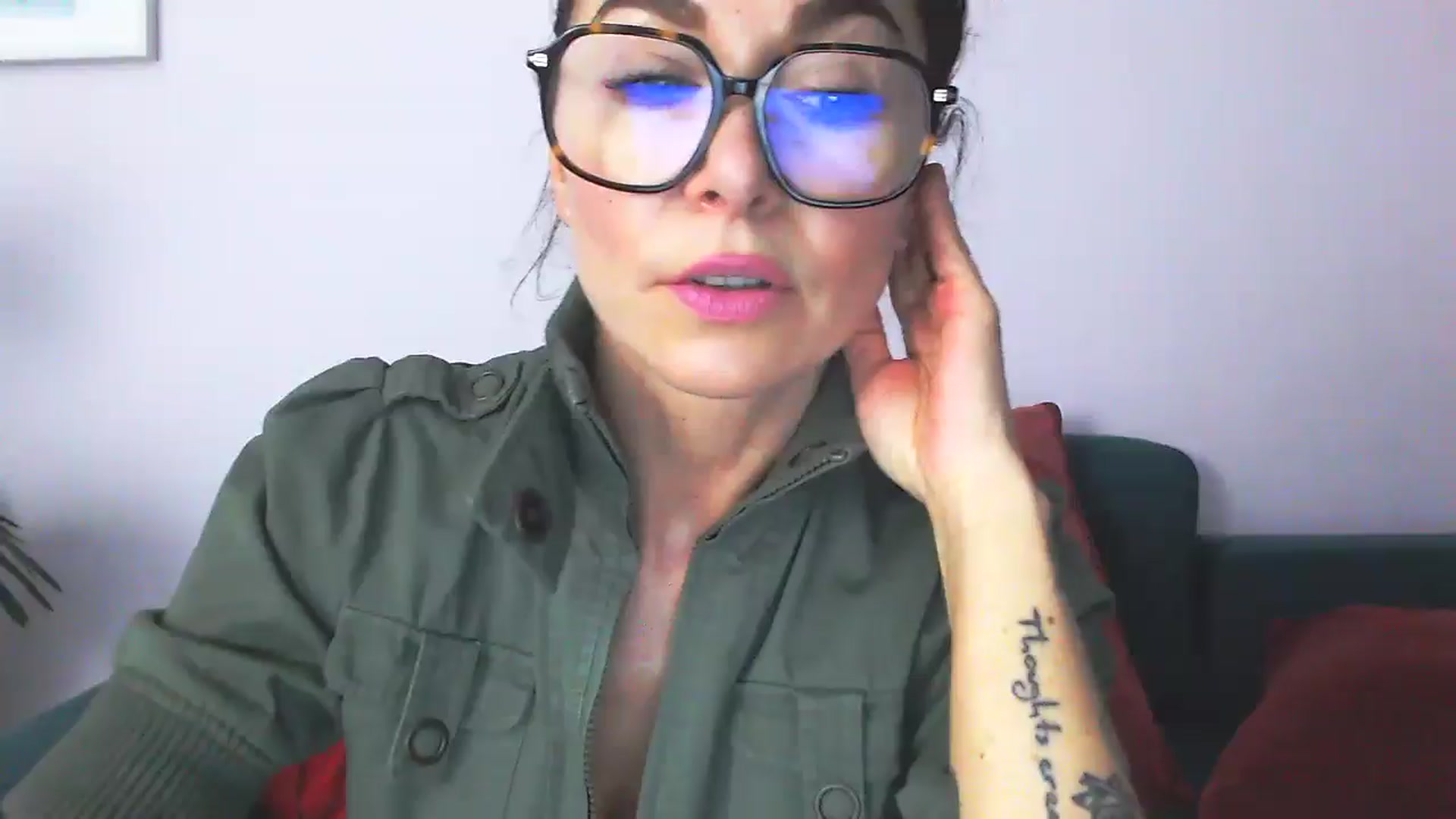 Gallery image thumbnail from Delilah_sweet's myfreecams stream on, 10/16/2025, 13:18 image 1 of 20