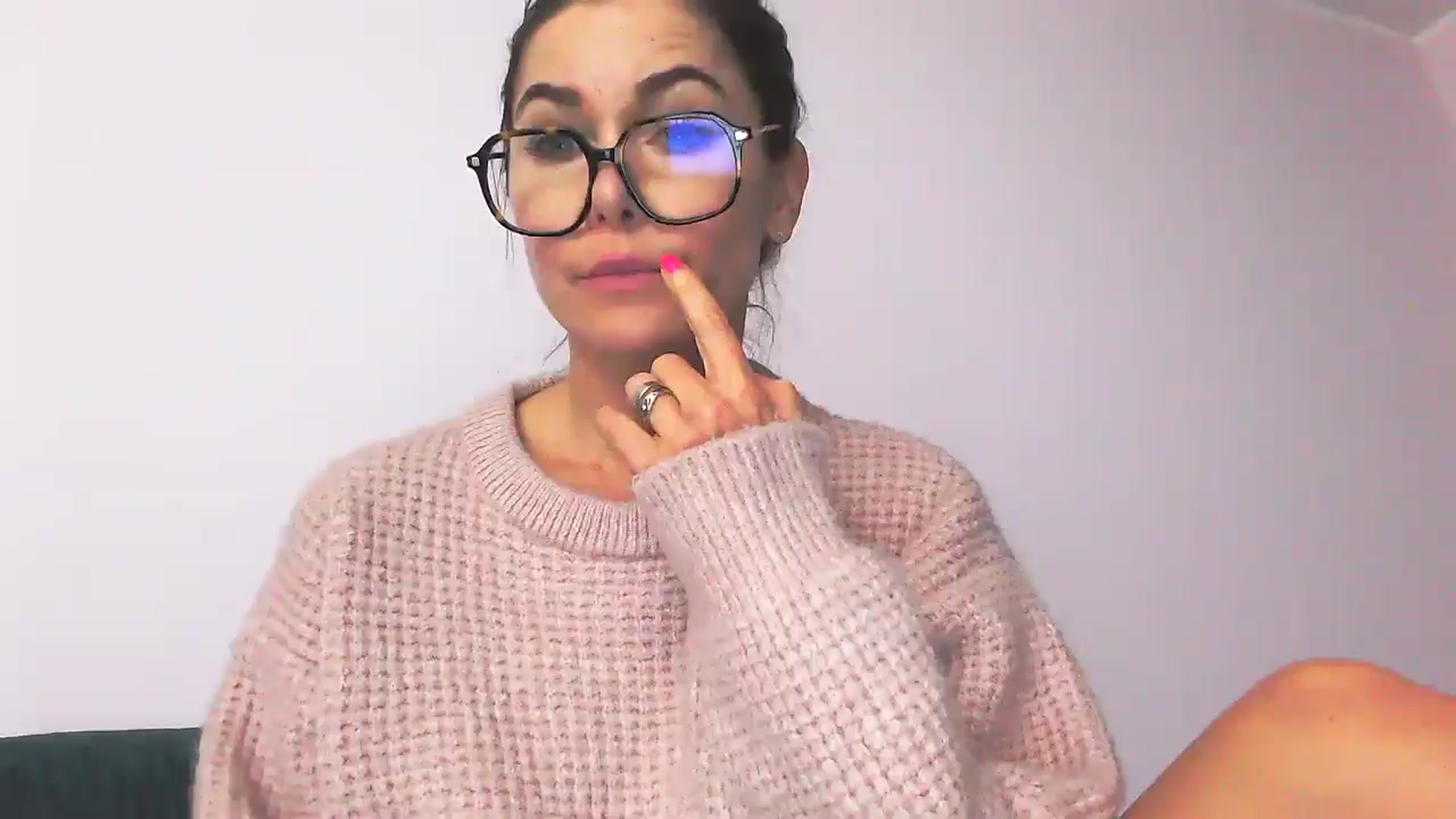 Gallery image thumbnail from Delilah_sweet's myfreecams stream on, 10/16/2025, 15:31 image 15 of 20