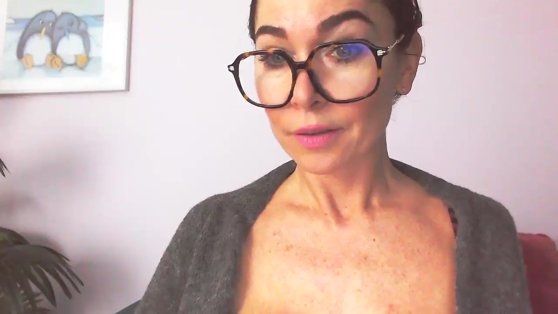 Gallery image thumbnail from Delilah_sweet's myfreecams stream on, 10/17/2025, 08:18 image 17 of 20