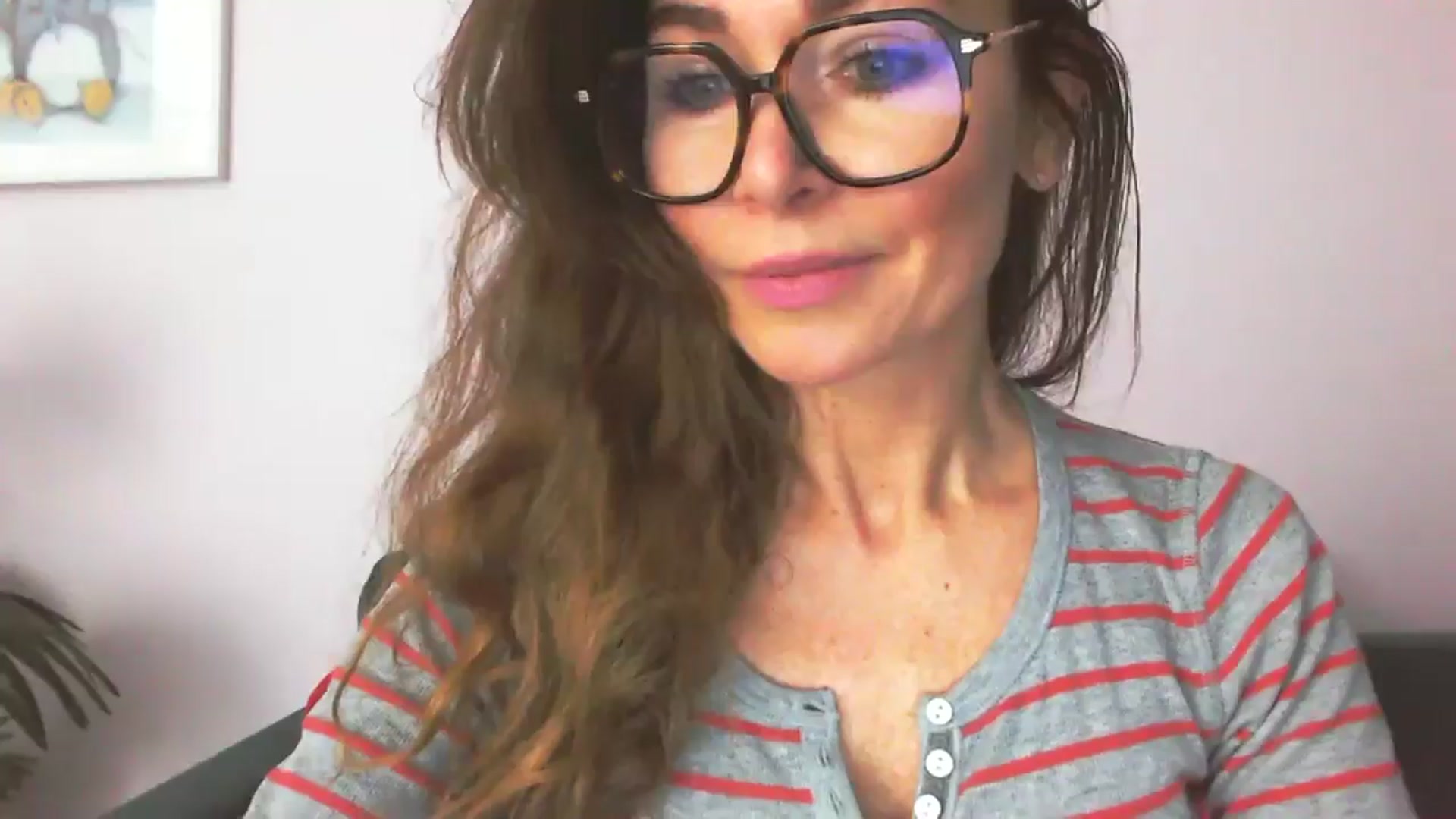Gallery image thumbnail from Delilah_sweet's myfreecams stream on, 10/21/2025, 08:45 image 4 of 20