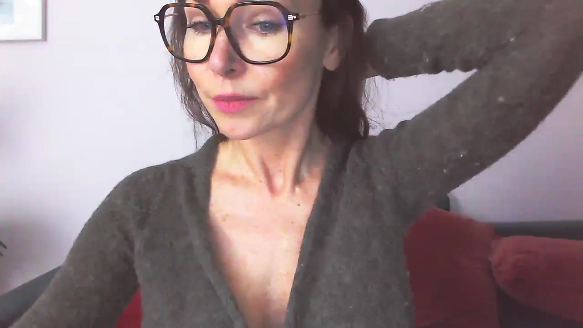 Gallery image thumbnail from Delilah_sweet's myfreecams stream on, 11/24/2025, 19:19 image 17 of 20