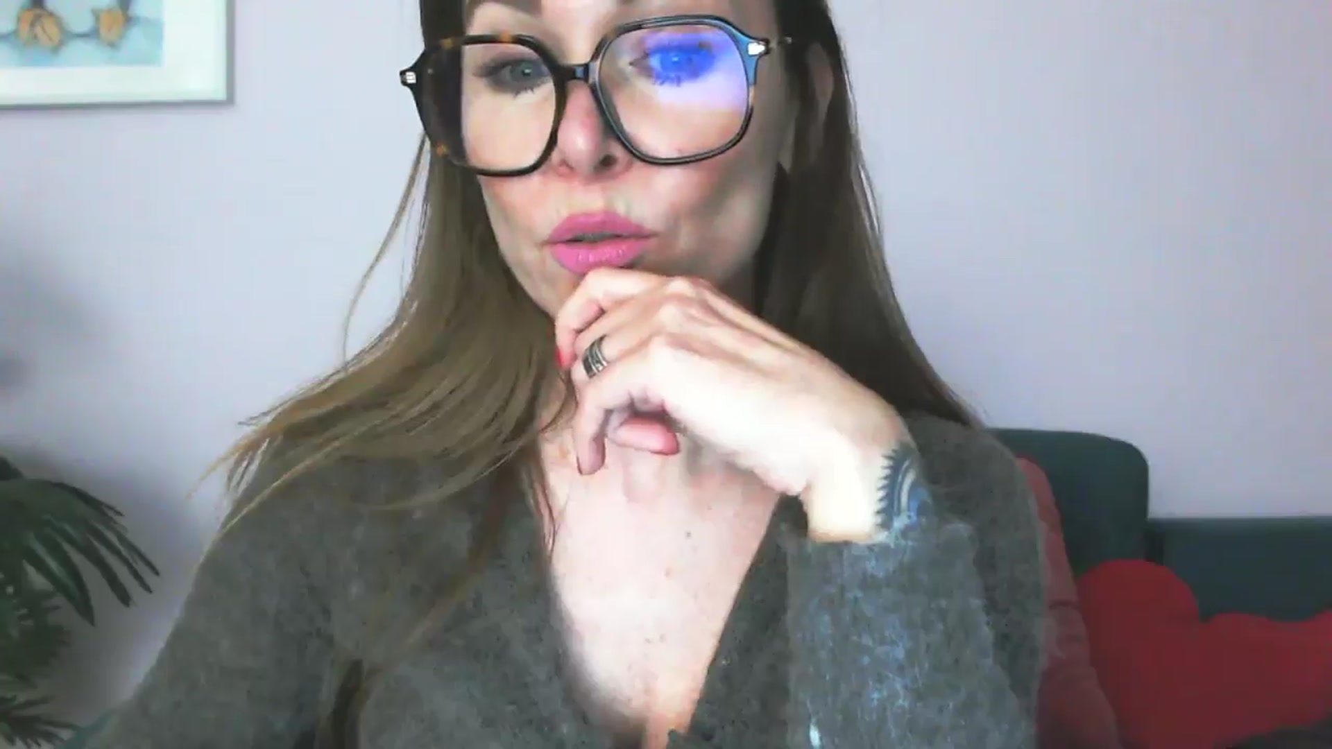 Gallery image thumbnail from Delilah_sweet's myfreecams stream on, 04/07/2026, 17:42 image 16 of 20