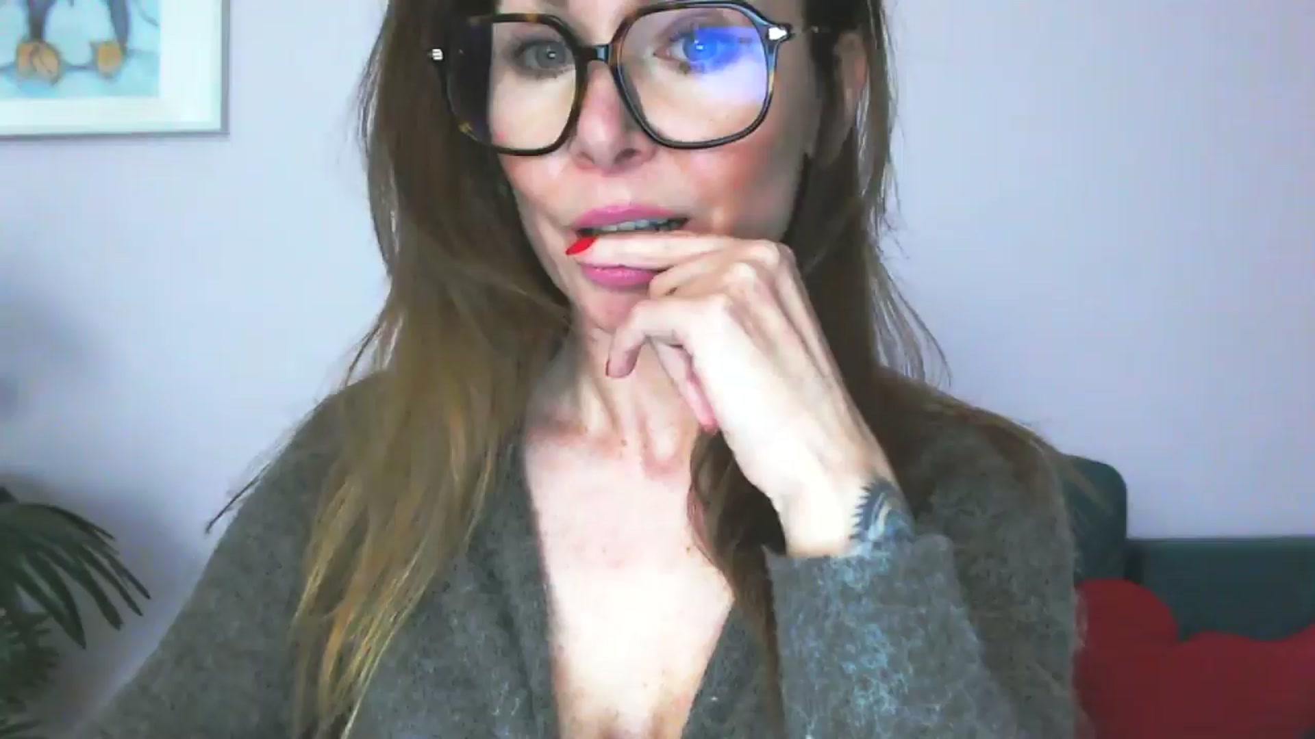 Gallery image thumbnail from Delilah_sweet's myfreecams stream on, 04/07/2026, 17:42 image 8 of 20