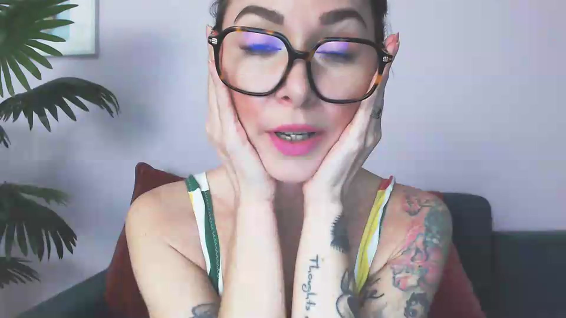 Gallery image thumbnail from Delilah_sweet's myfreecams stream on, 05/20/2026, 18:10 image 16 of 20