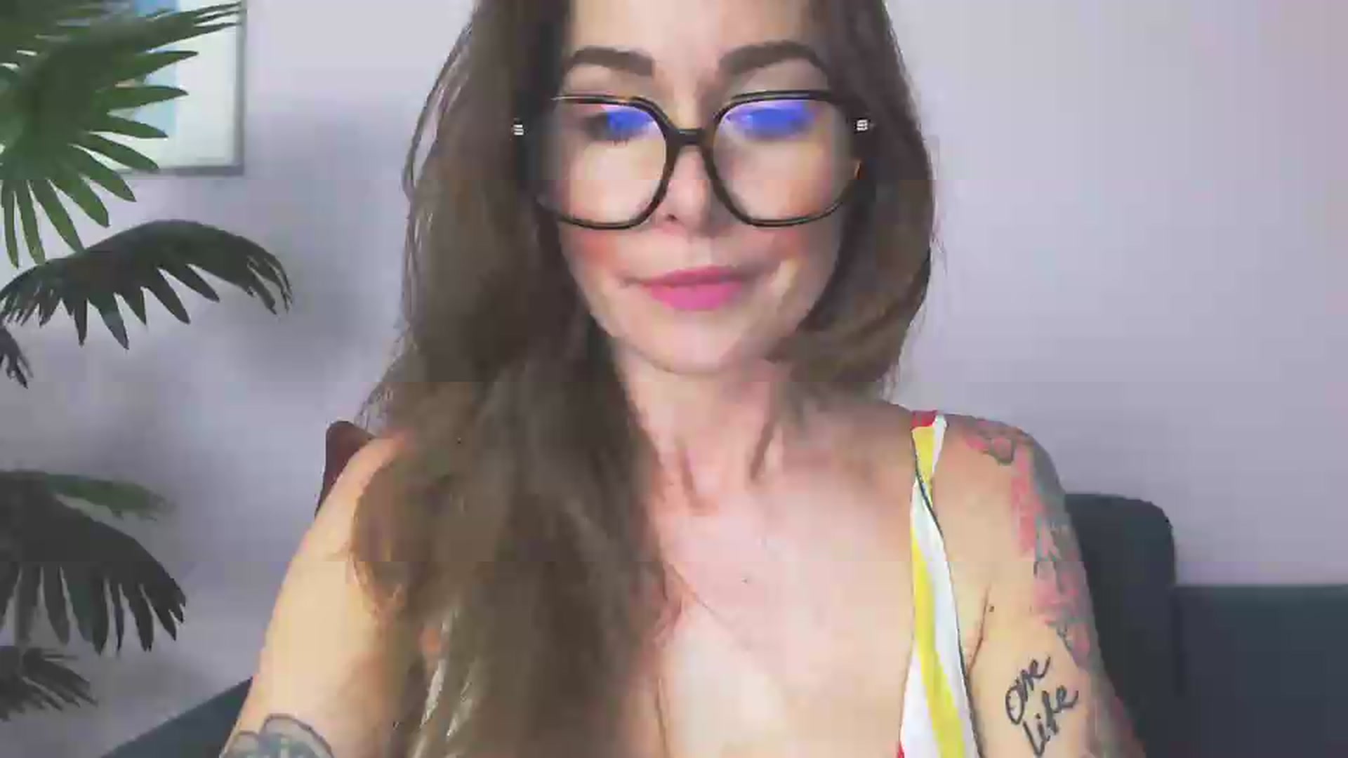 Gallery image thumbnail from Delilah_sweet's myfreecams stream on, 05/20/2026, 18:10 image 1 of 20