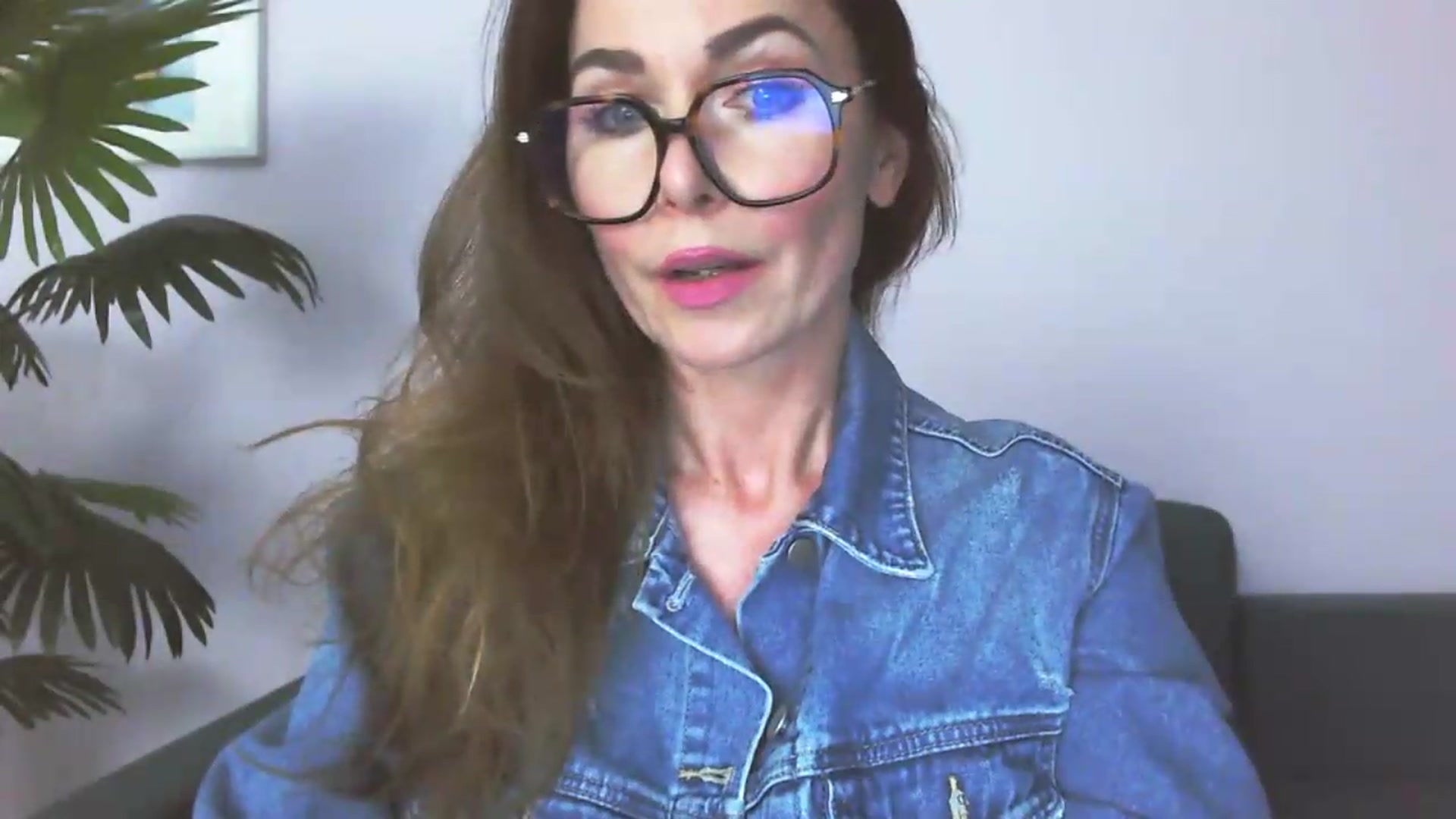 Gallery image thumbnail from Delilah_sweet's myfreecams stream on, 05/25/2026, 17:35 image 4 of 20