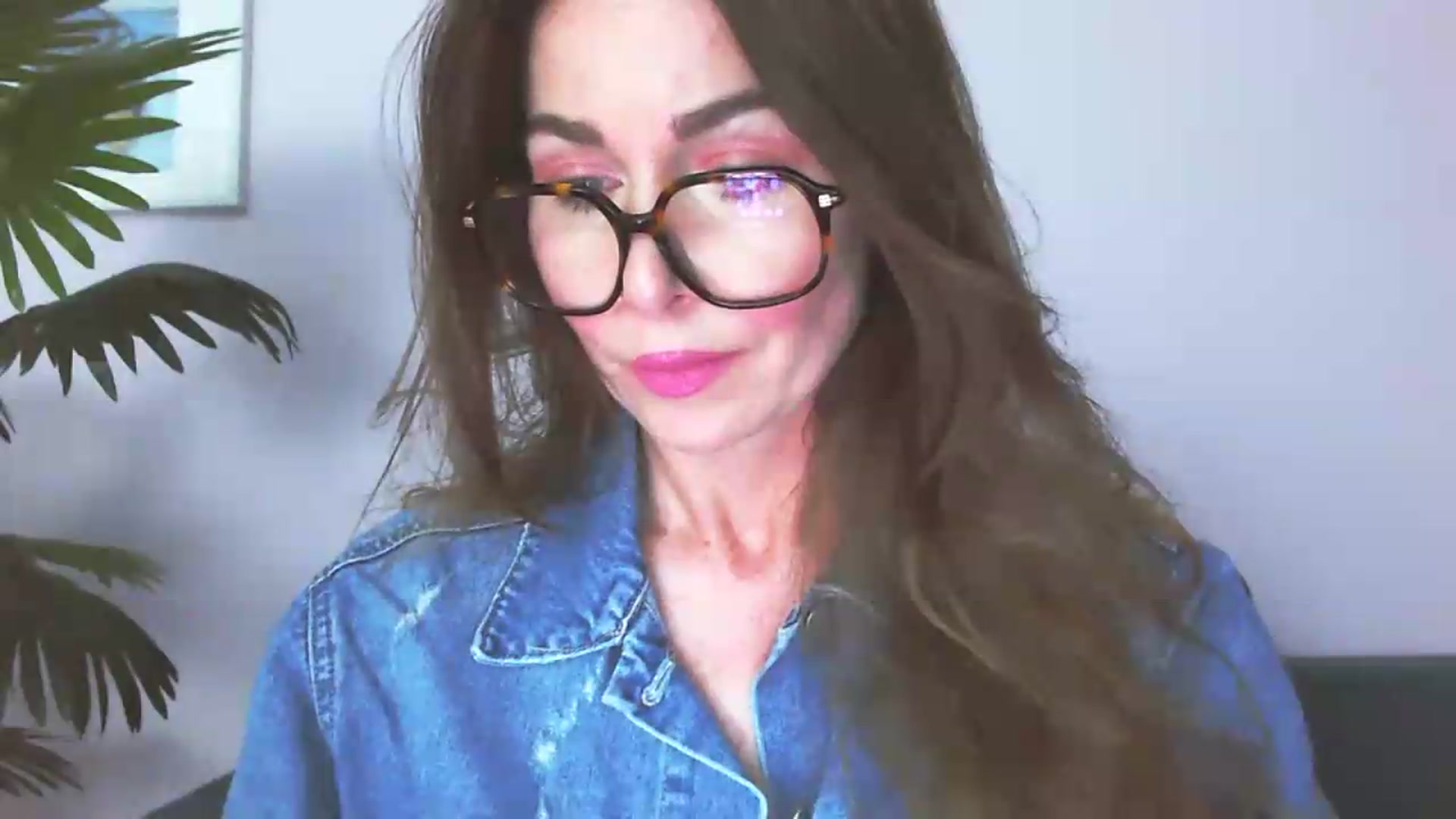 Gallery image thumbnail from Delilah_sweet's myfreecams stream on, 05/25/2026, 17:35 image 3 of 20
