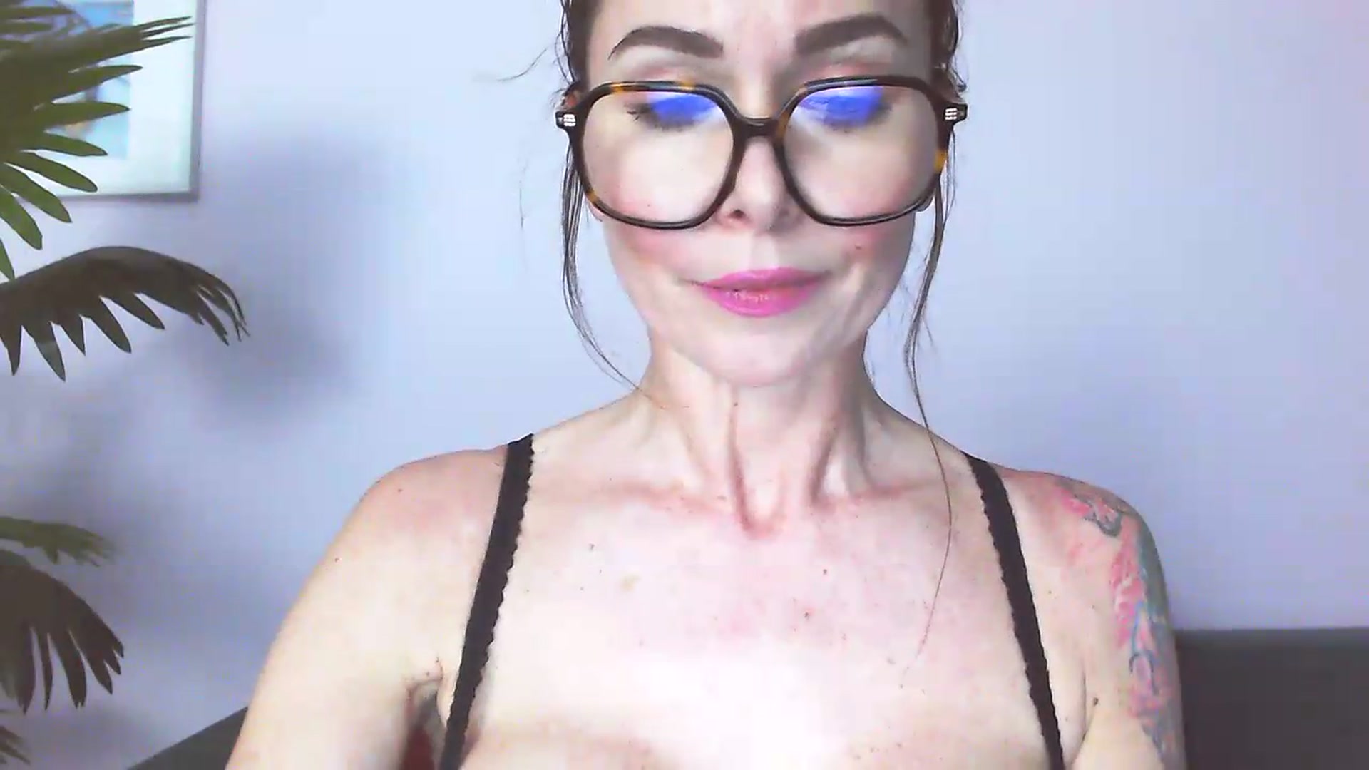 Gallery image thumbnail from Delilah_sweet's myfreecams stream on, 06/01/2026, 17:29 image 16 of 20