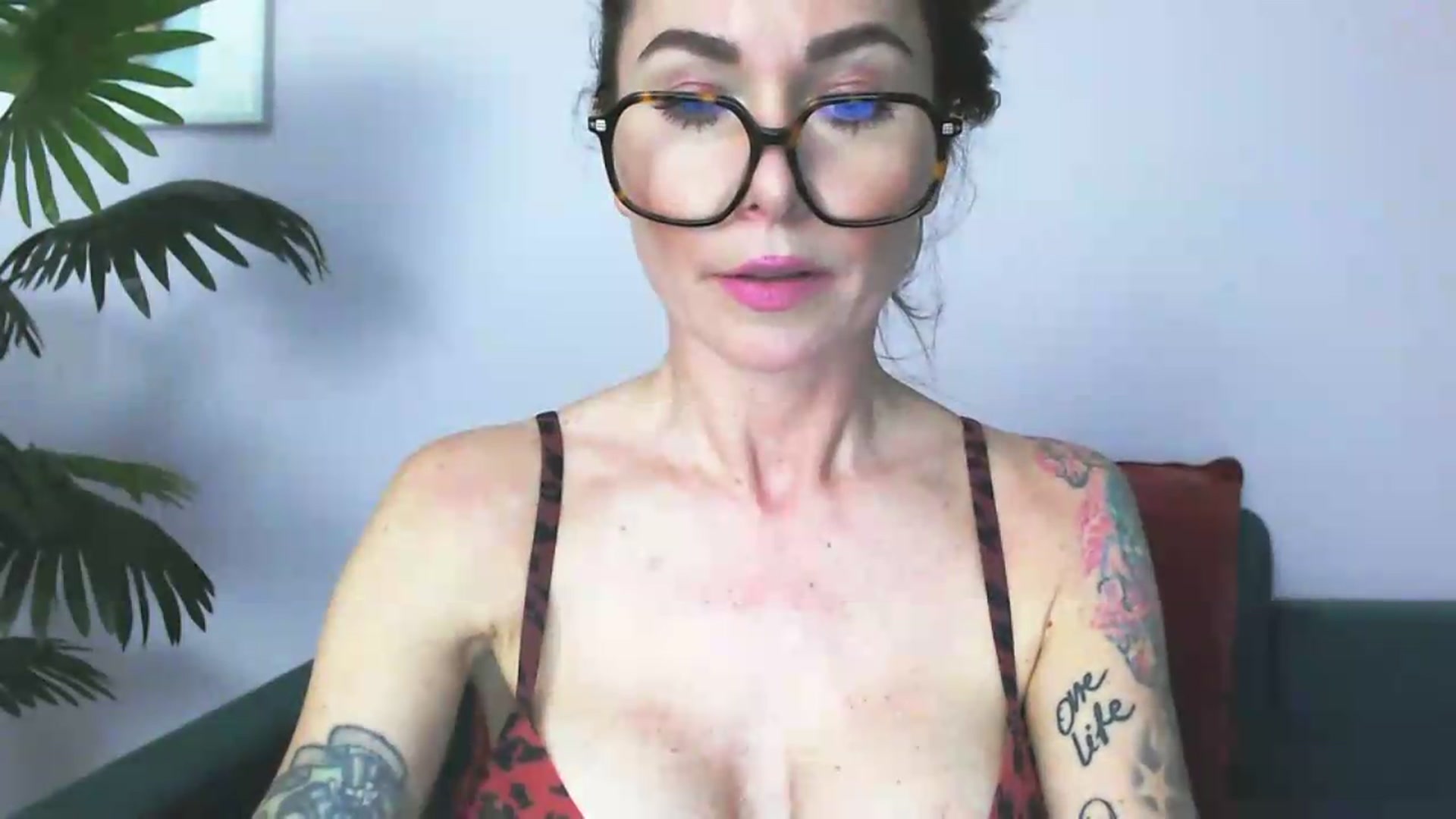 Gallery image thumbnail from Delilah_sweet's myfreecams stream on, 06/08/2026, 16:28 image 5 of 20