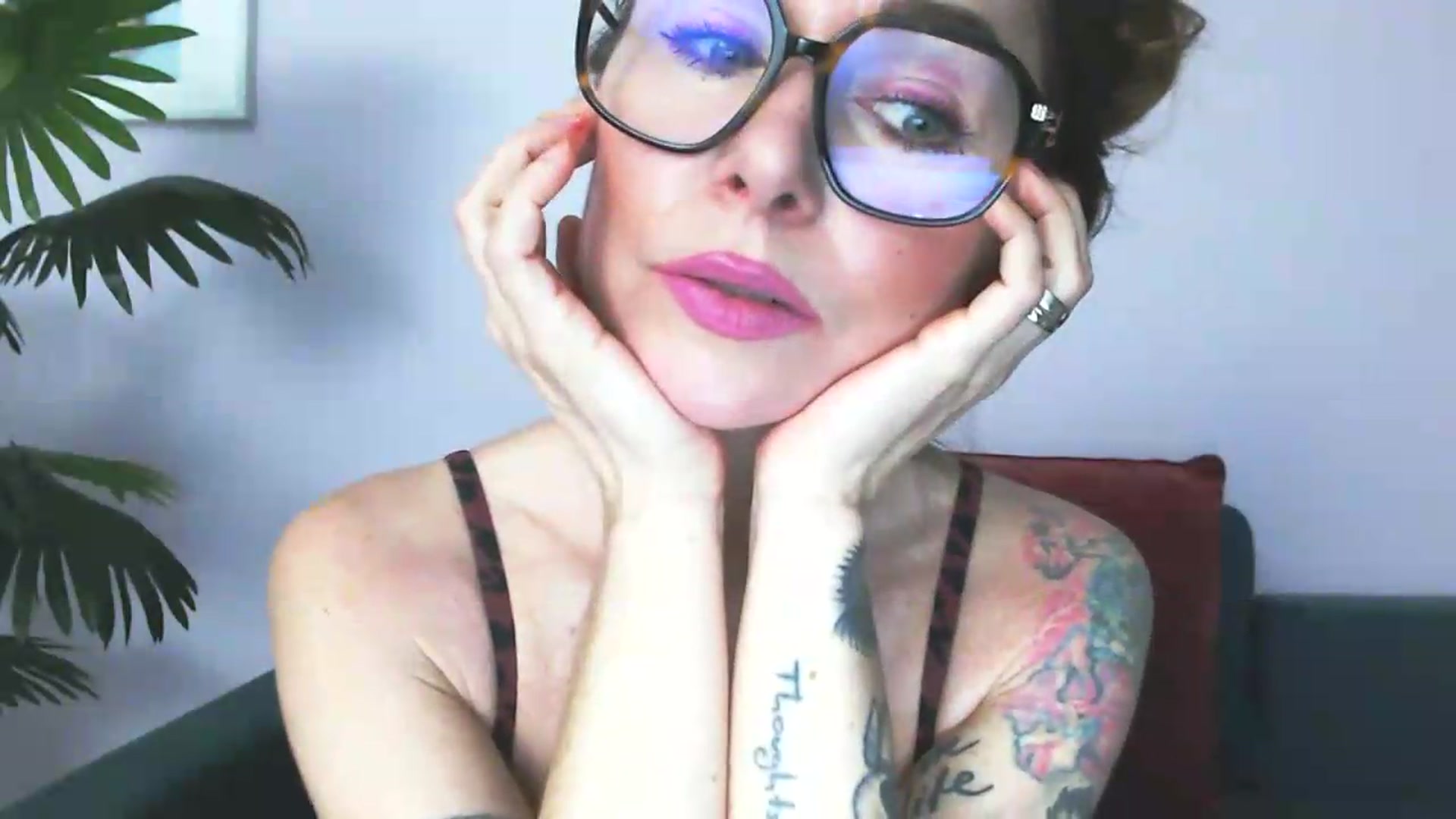 Gallery image thumbnail from Delilah_sweet's myfreecams stream on, 06/08/2026, 16:28 image 8 of 20