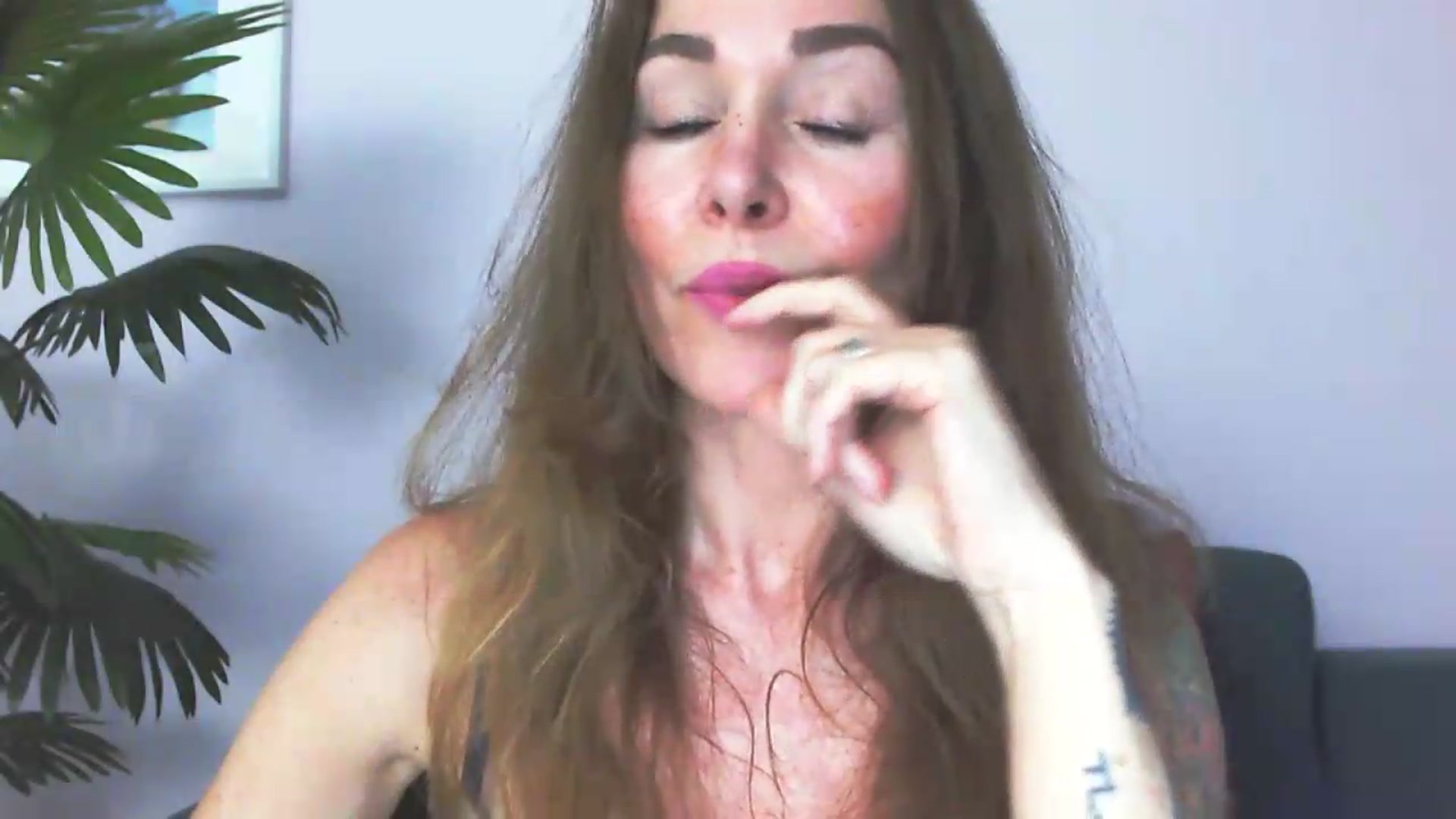 Gallery image thumbnail from Delilah_sweet's myfreecams stream on, 06/22/2026, 17:24 image 16 of 20