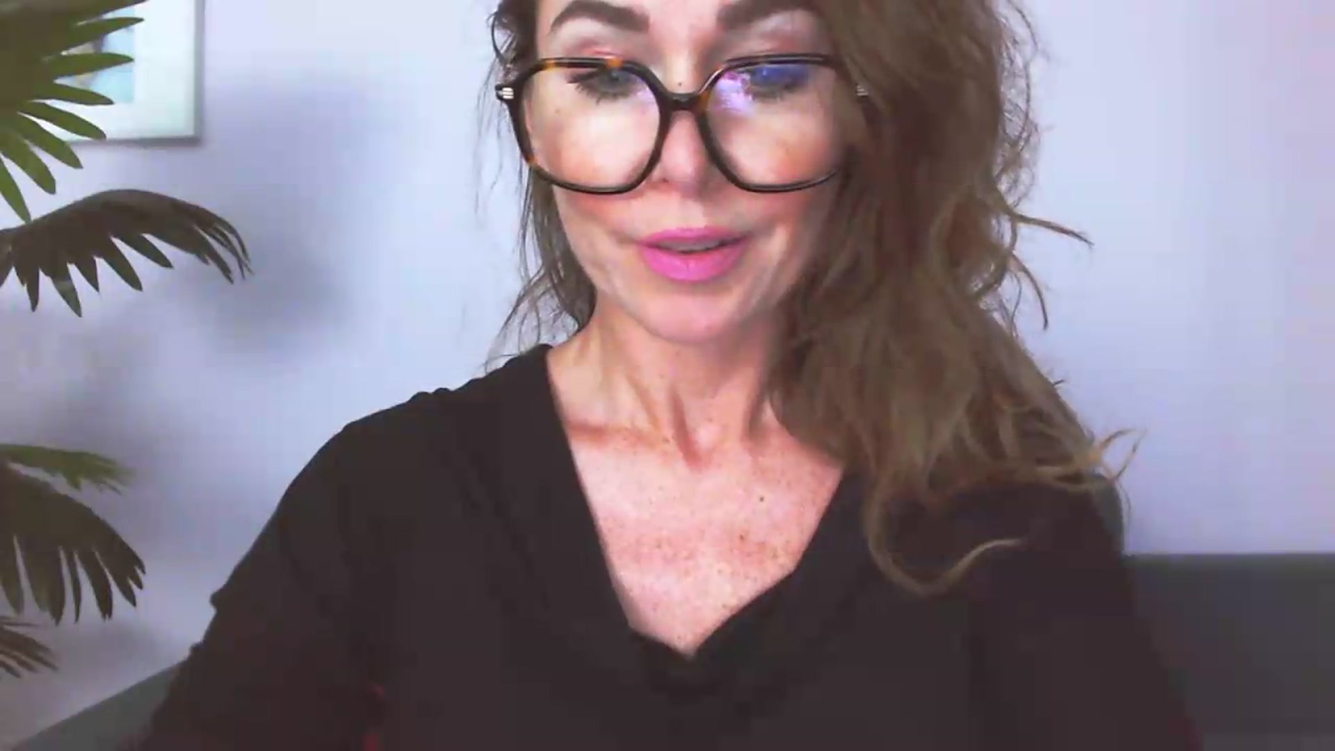 Gallery image thumbnail from Delilah_sweet's myfreecams stream on, 07/06/2026, 15:21 image 17 of 20