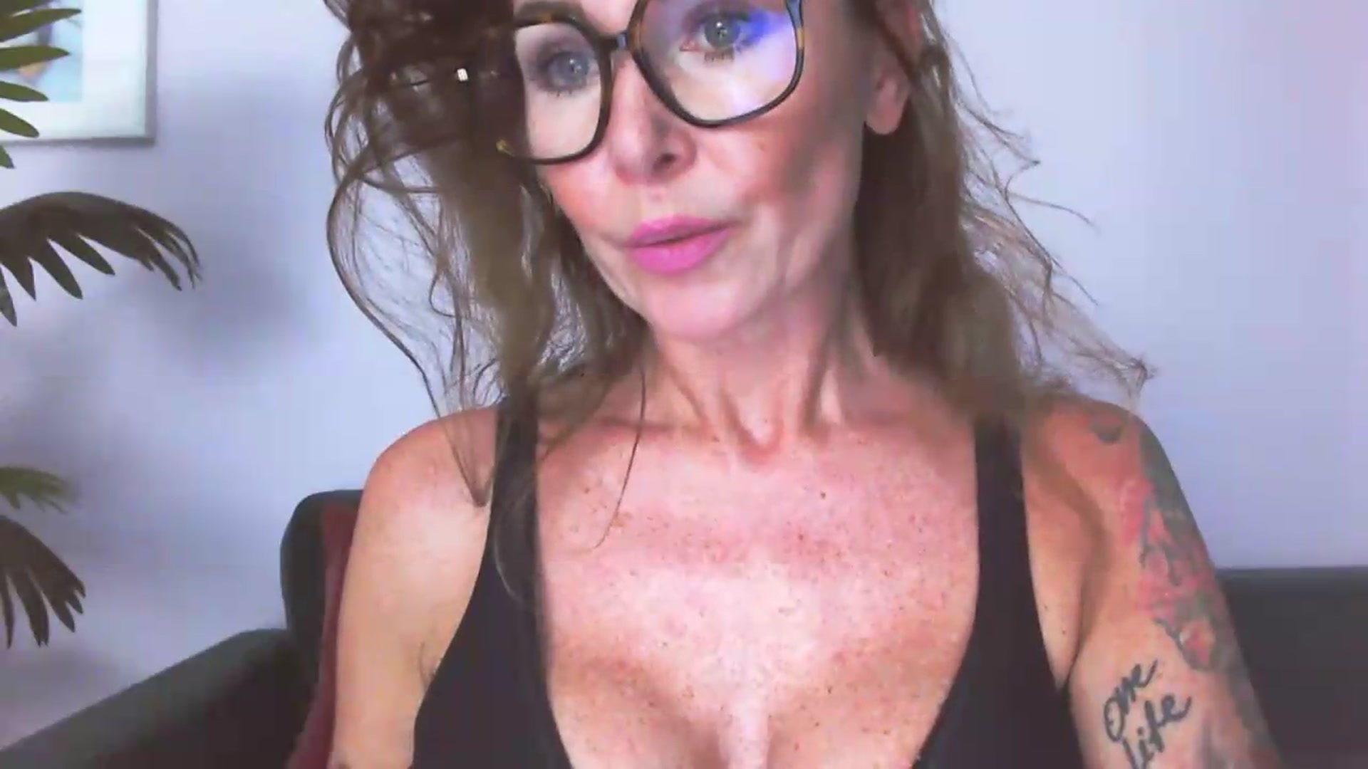 Gallery image thumbnail from Delilah_sweet's myfreecams stream on, 07/06/2026, 16:24 image 10 of 20