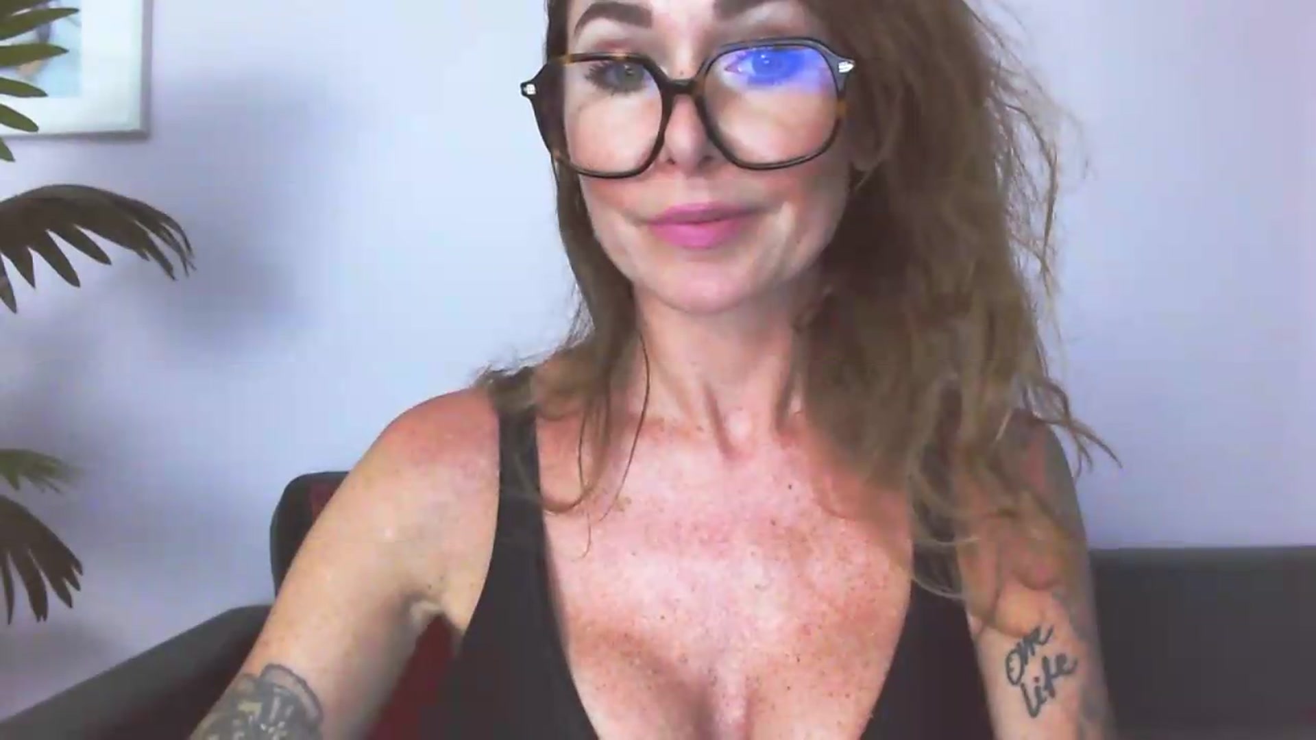 Gallery image thumbnail from Delilah_sweet's myfreecams stream on, 07/06/2026, 16:24 image 9 of 20
