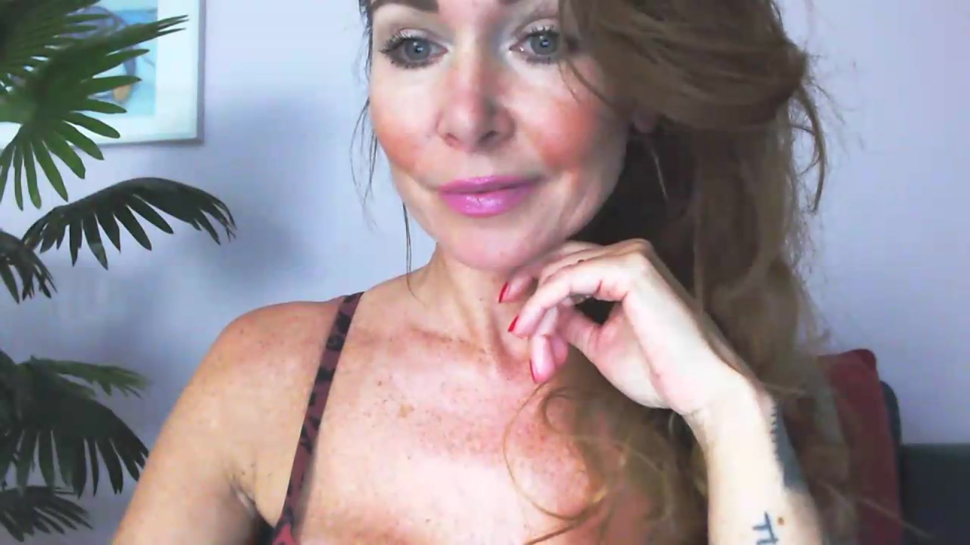 Gallery image thumbnail from Delilah_sweet's myfreecams stream on, 07/08/2026, 15:30 image 9 of 20