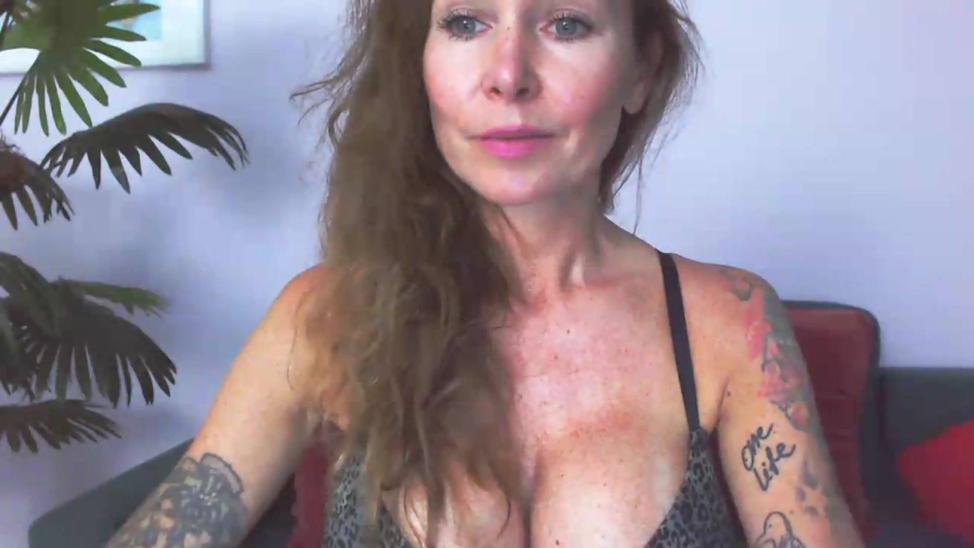 Gallery image thumbnail from Delilah_sweet's myfreecams stream on, 07/16/2026, 14:26 image 8 of 20