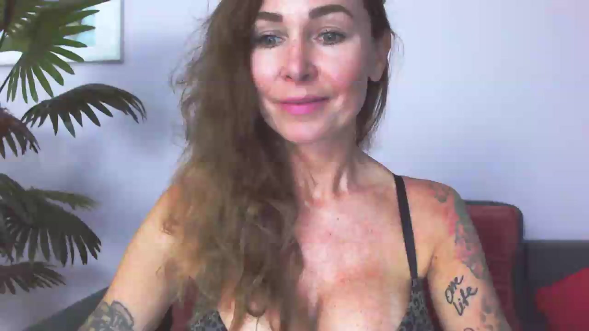 Gallery image thumbnail from Delilah_sweet's myfreecams stream on, 07/16/2026, 14:26 image 1 of 20