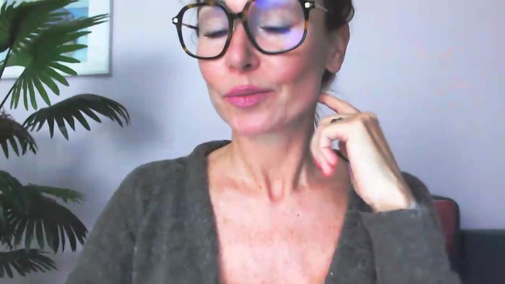Gallery image thumbnail from Delilah_sweet's myfreecams stream on, 07/21/2026, 16:49 image 16 of 20