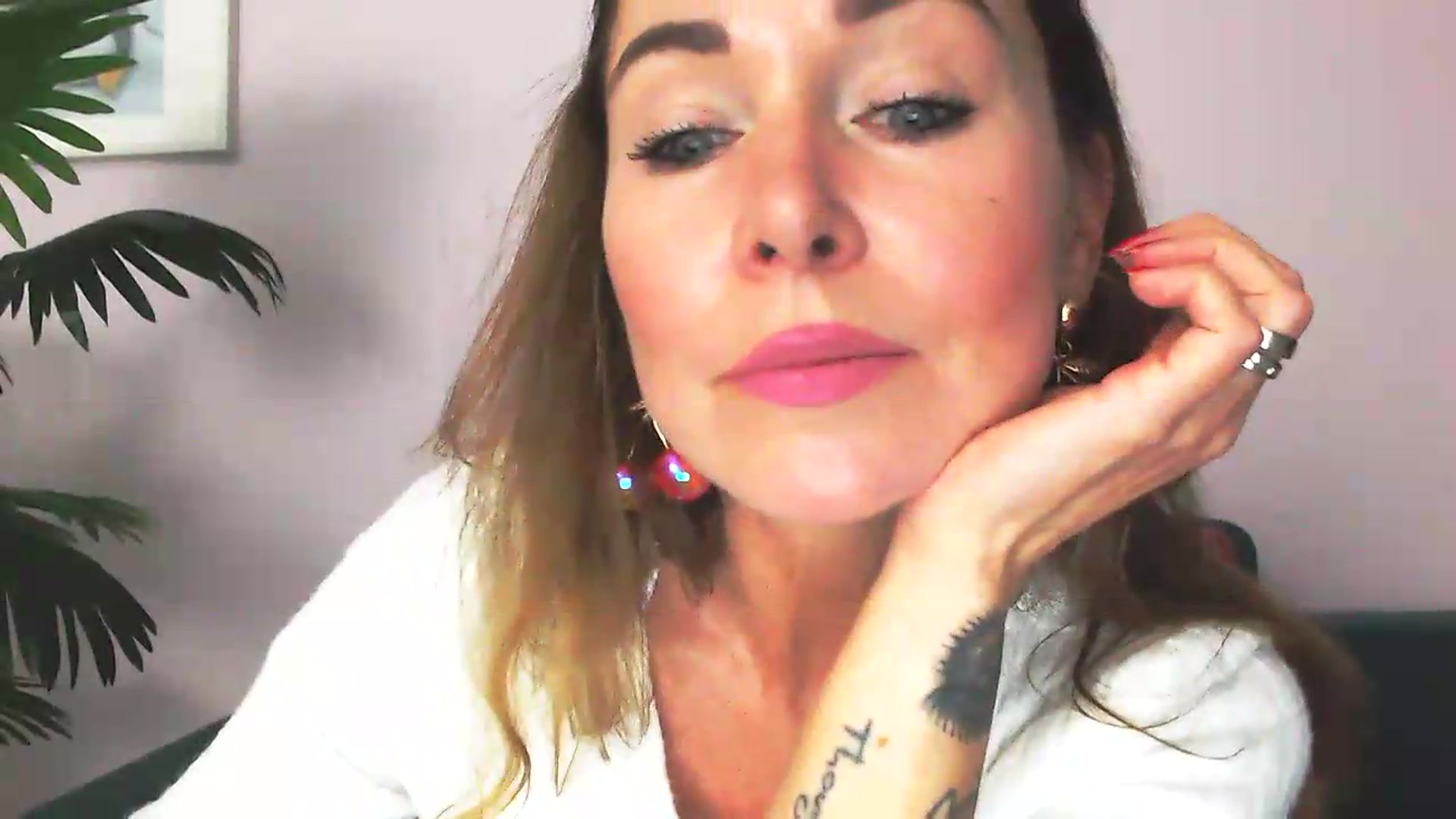 Gallery image thumbnail from Delilah_sweet's myfreecams stream on, 07/28/2026, 16:42 image 18 of 20