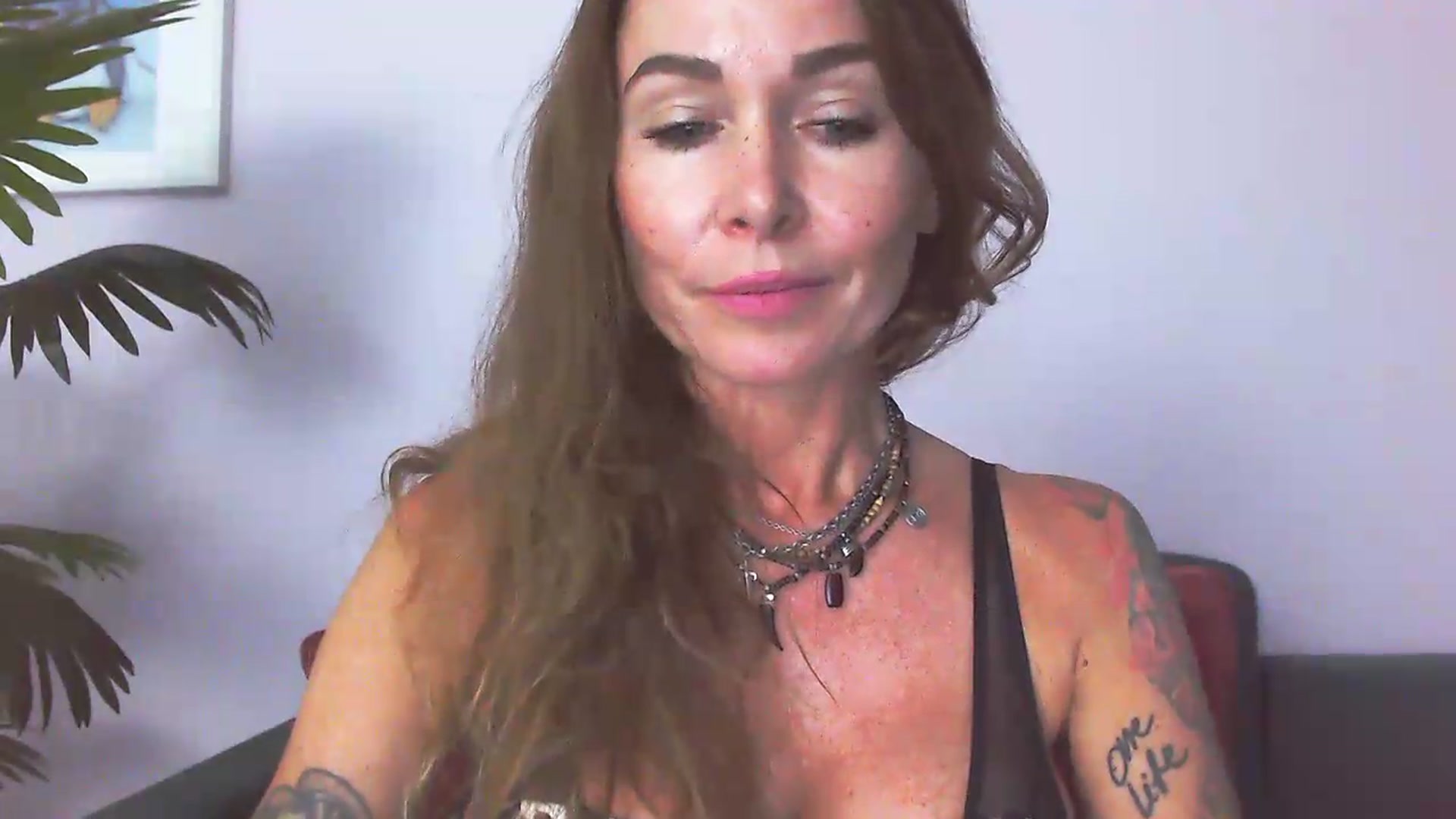 Gallery image thumbnail from Delilah_sweet's myfreecams stream on, 08/03/2026, 18:57 image 17 of 20