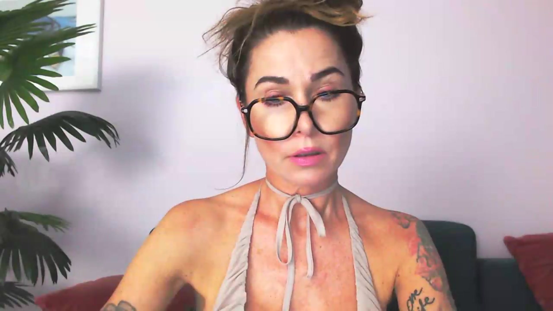 Gallery image thumbnail from Delilah_sweet's myfreecams stream on, 08/12/2026, 16:01 image 16 of 20