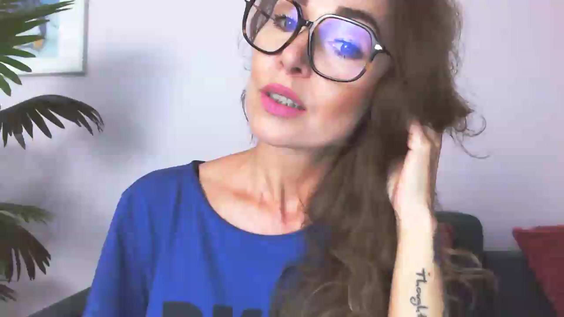Gallery image thumbnail from Delilah_sweet's myfreecams stream on, 08/18/2026, 15:38 image 1 of 20