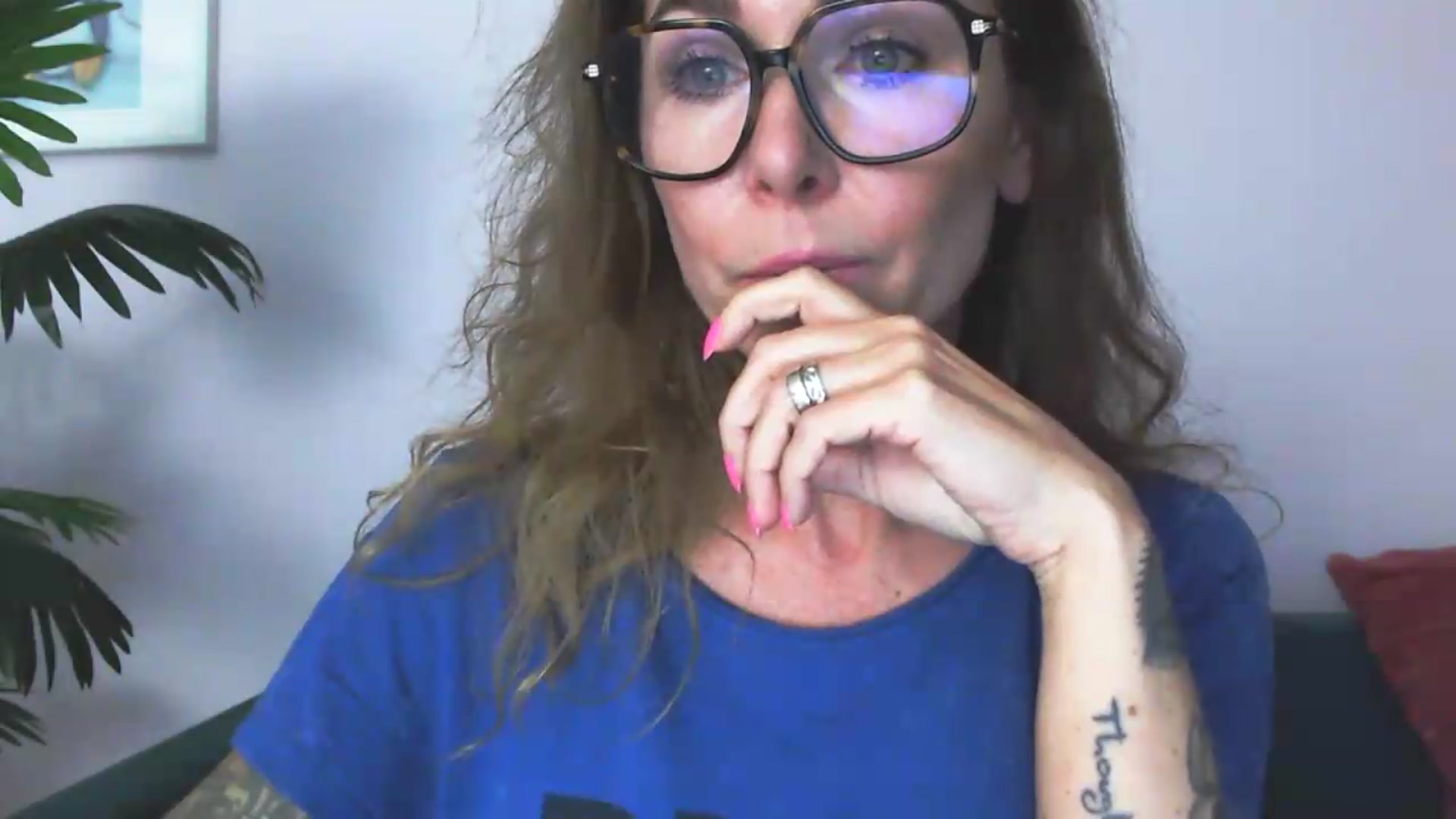 Gallery image thumbnail from Delilah_sweet's myfreecams stream on, 08/18/2026, 17:43 image 4 of 20