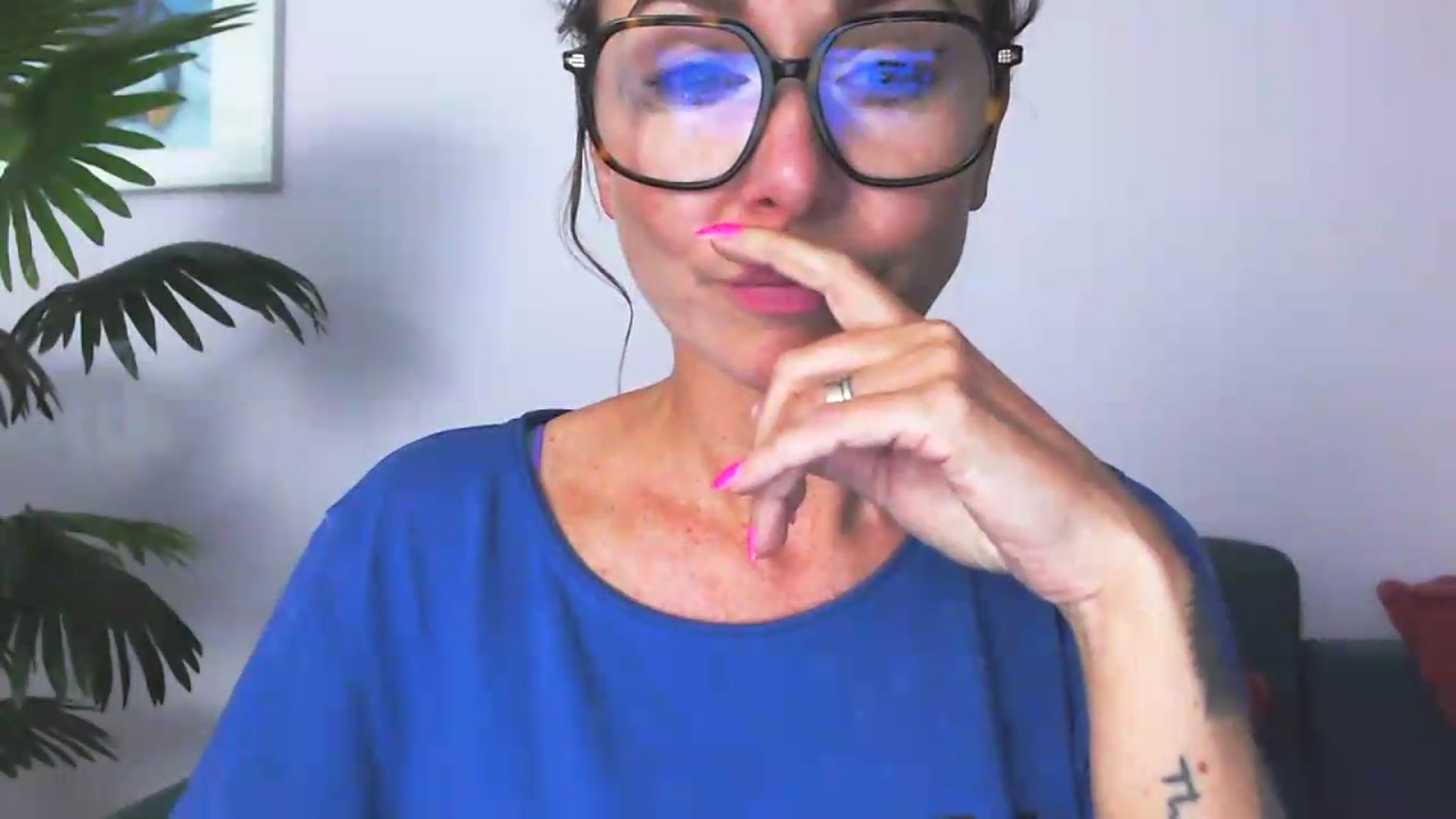 Gallery image thumbnail from Delilah_sweet's myfreecams stream on, 08/18/2026, 18:21 image 16 of 20