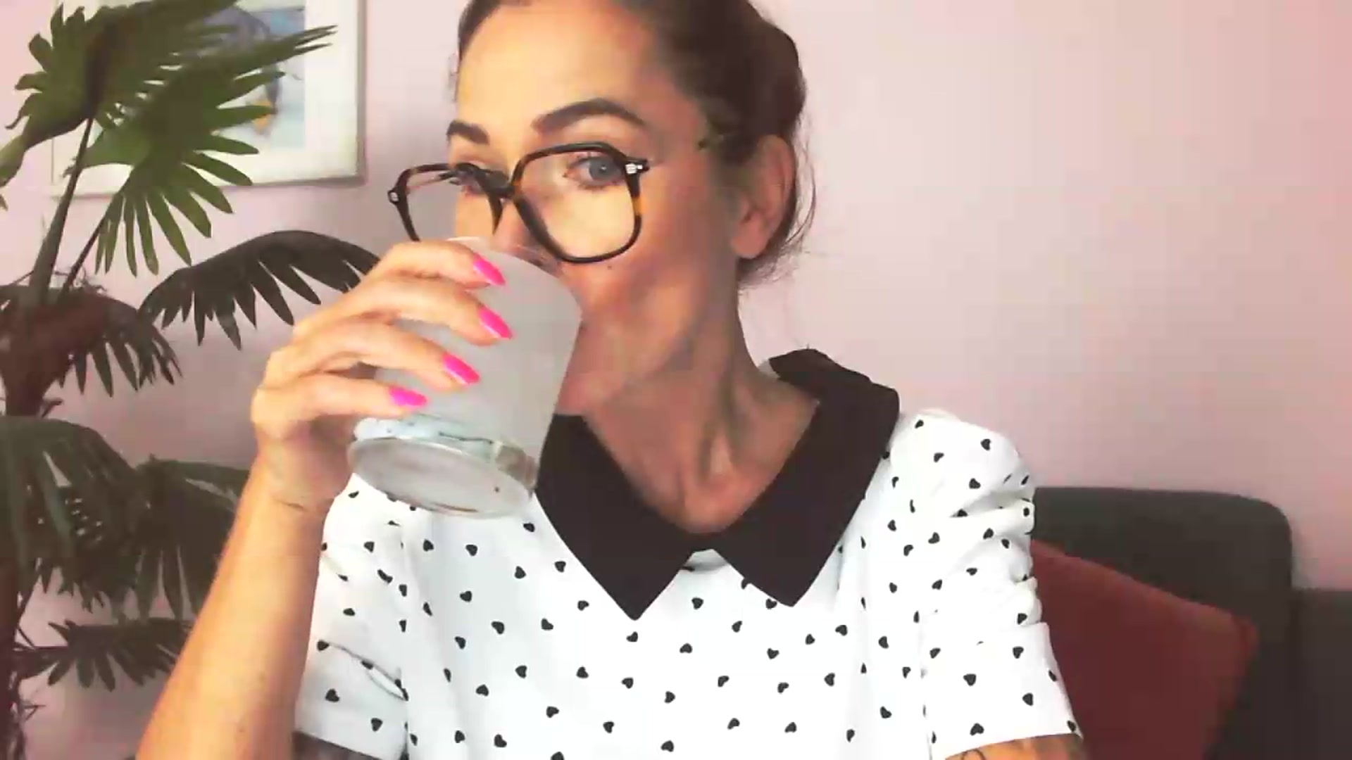 Gallery image thumbnail from Delilah_sweet's myfreecams stream on, 08/19/2026, 15:40 image 3 of 20
