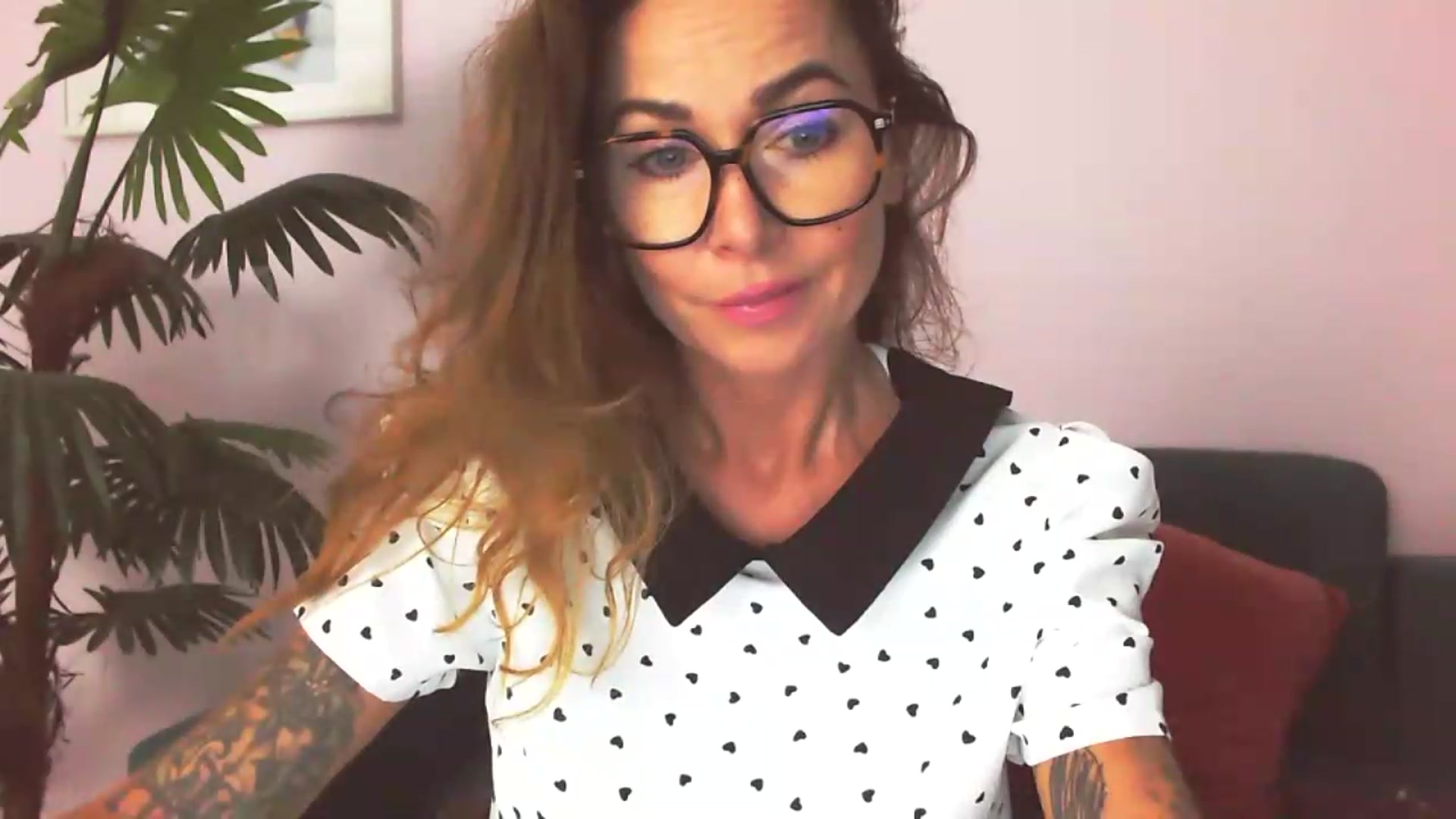 Gallery image thumbnail from Delilah_sweet's myfreecams stream on, 08/19/2026, 15:40 image 10 of 20