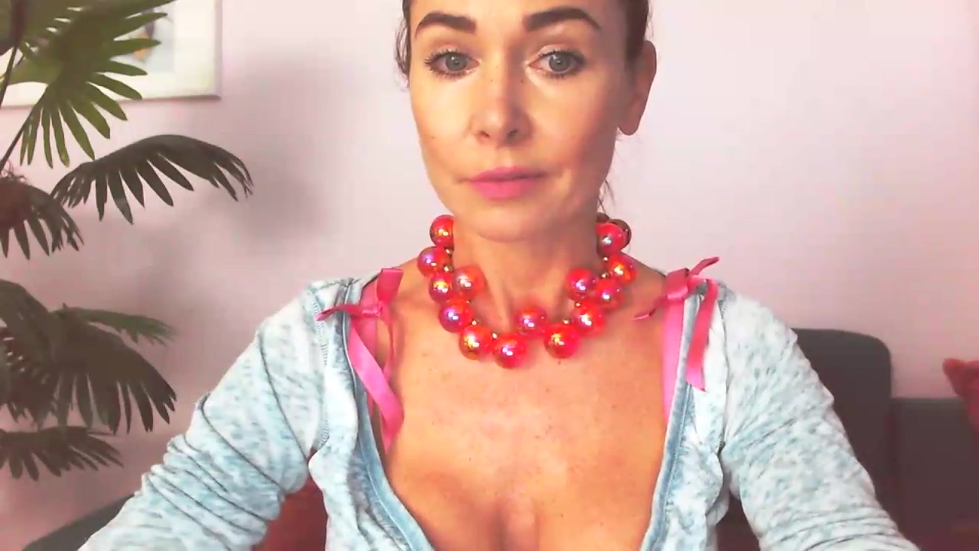 Gallery image thumbnail from Delilah_sweet's myfreecams stream on, 08/20/2026, 15:46 image 15 of 20
