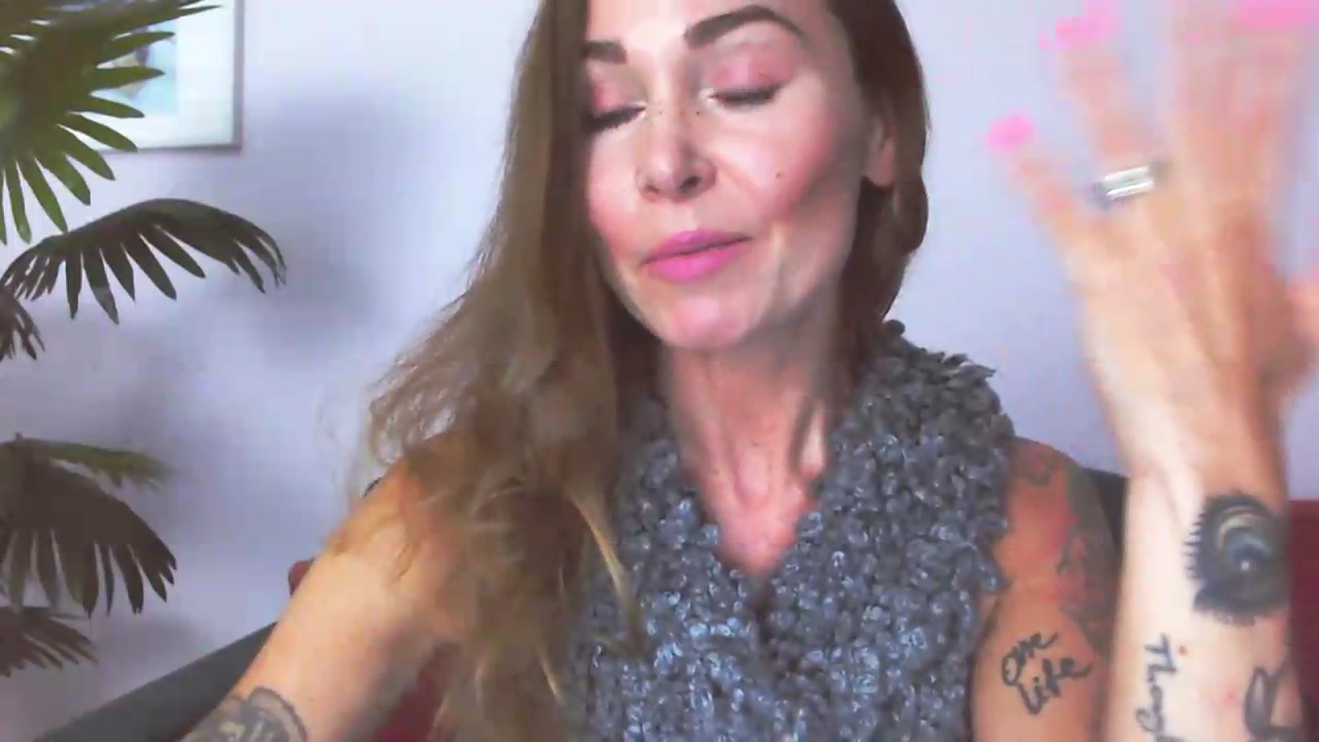 Gallery image thumbnail from Delilah_sweet's myfreecams stream on, 08/24/2026, 17:38 image 12 of 20