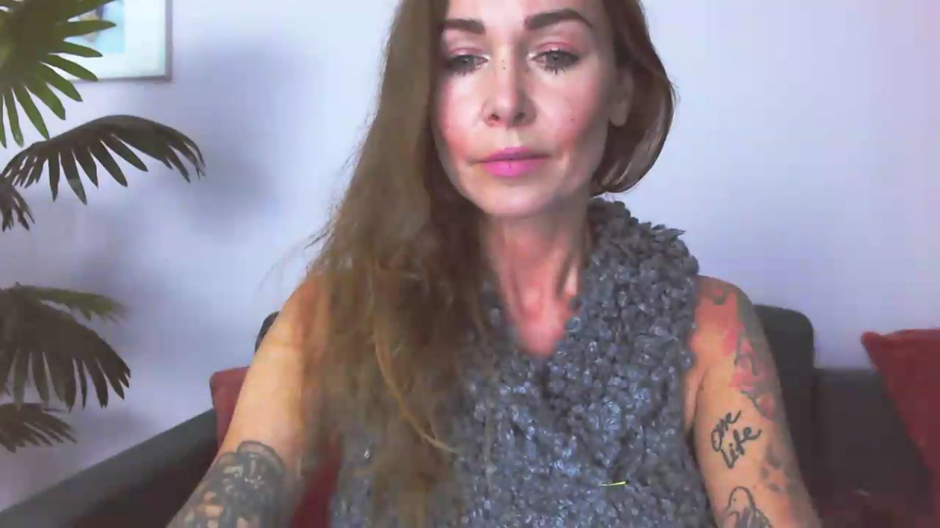Gallery image thumbnail from Delilah_sweet's myfreecams stream on, 08/24/2026, 17:38 image 13 of 20