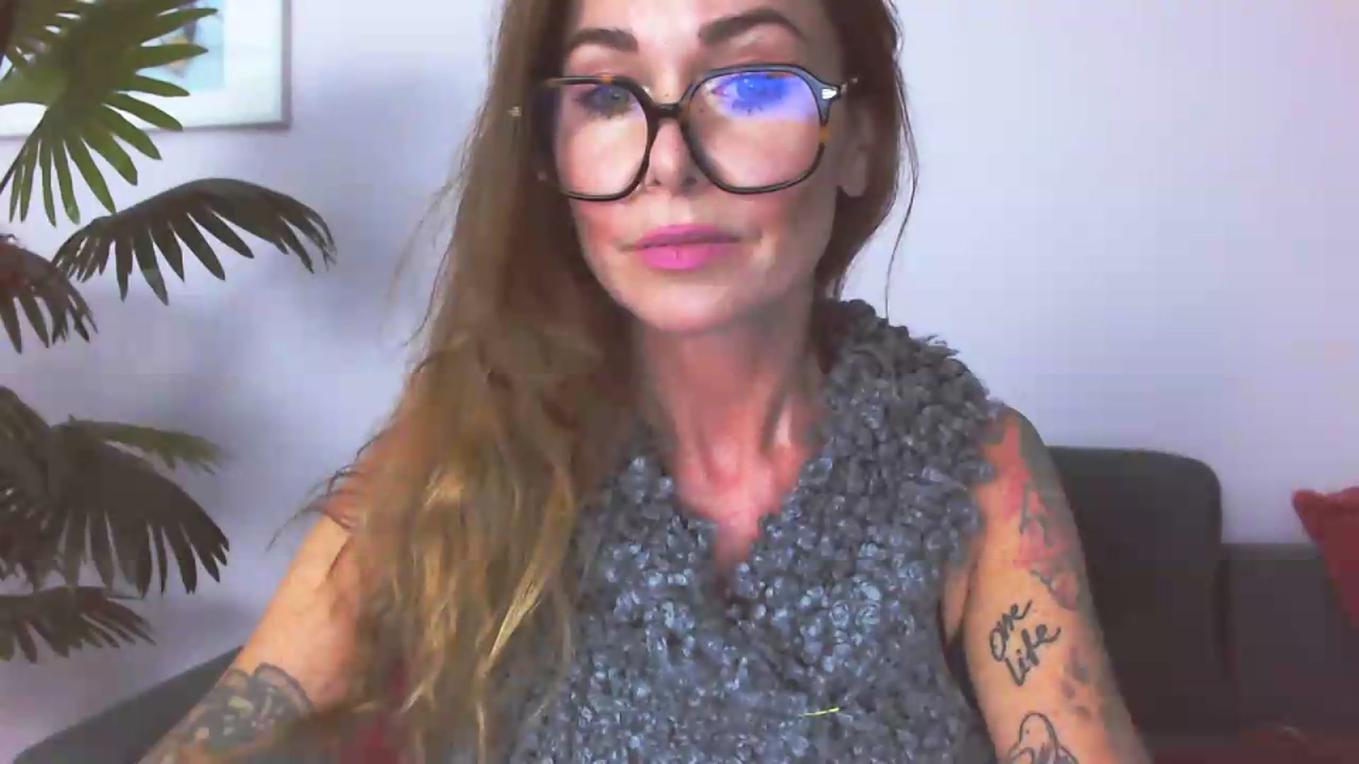 Gallery image thumbnail from Delilah_sweet's myfreecams stream on, 08/24/2026, 18:41 image 2 of 20