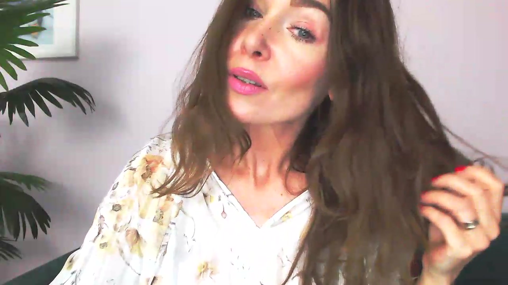 Gallery image thumbnail from Delilah_sweet's myfreecams stream on, 09/17/2026, 12:33 image 12 of 20